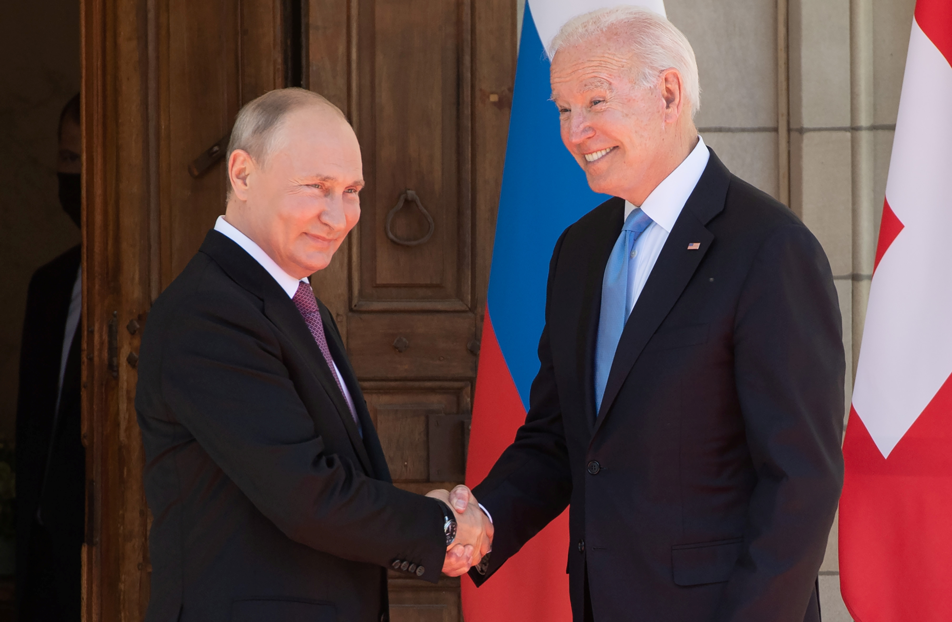 Las fotos de la primera cumbre entre Joe Biden y Vladimir Putin en Villa La Grange