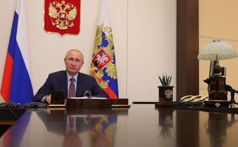 El presidente ruso Vladimir Putin anuncia el 11 de agosto en Moscú que su país ha registrado una vacuna contra el coronavirus COVID-19, a la que ha denominado "Sputnik V" siendo la primera registrada en todo el mundo. REUTERS