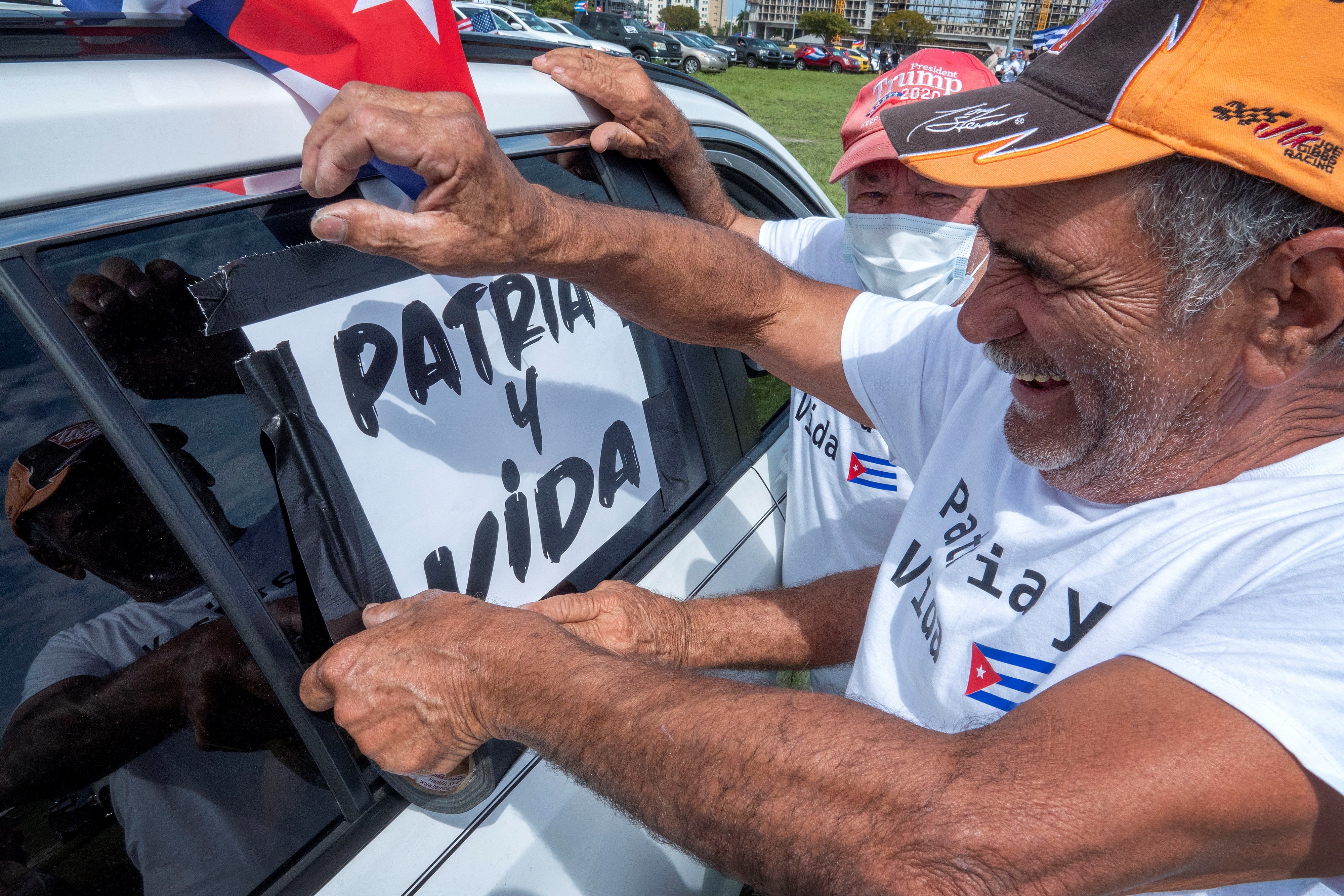 "Patria y Vida" se convirtió en uno de los principales eslóganes de protesta de la disidencia cubana en los últimos meses (EFE/EPA/CRISTOBAL HERRERA-ULASHKEVICH)