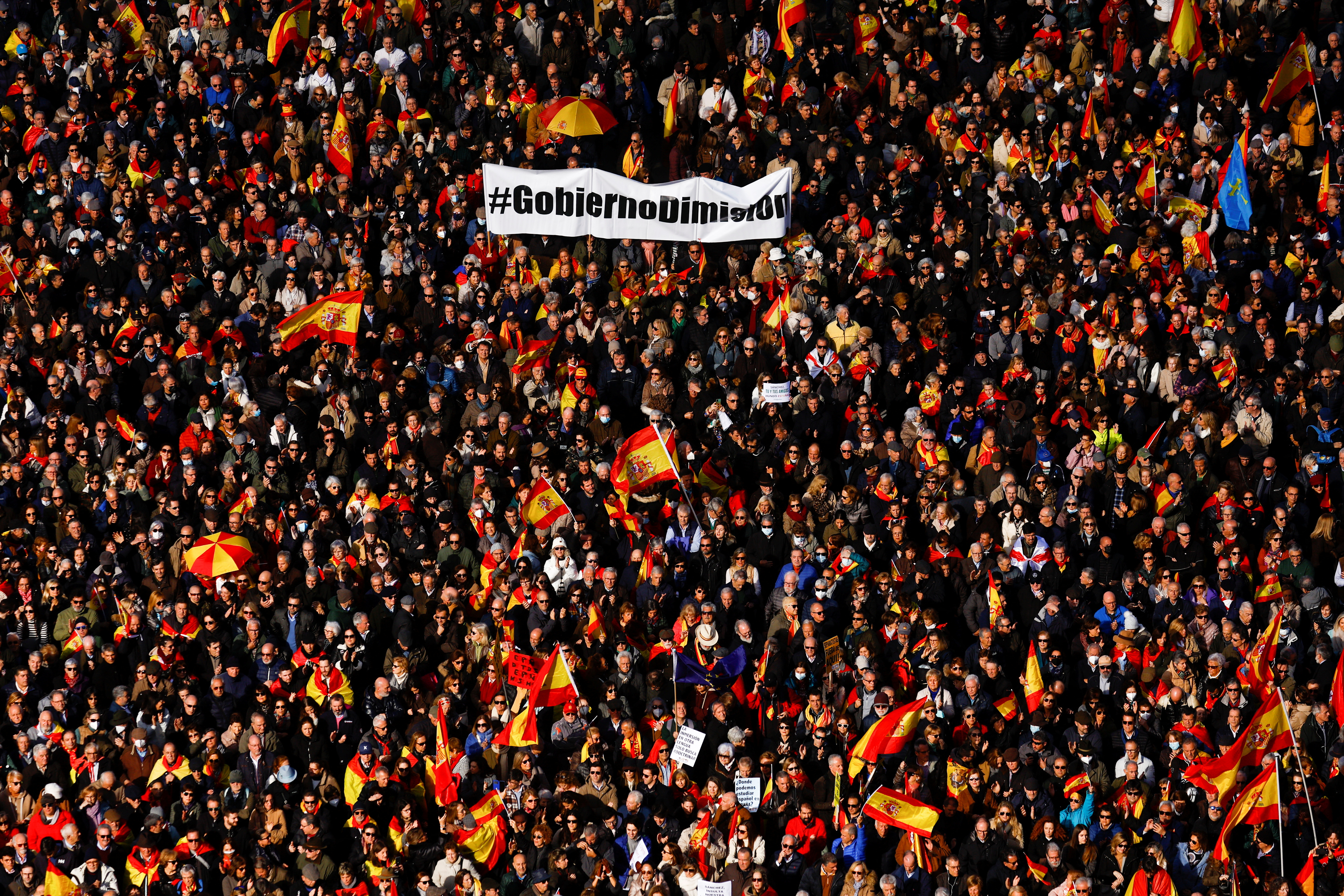 Masiva protesta contra Pedro Sánchez ne España