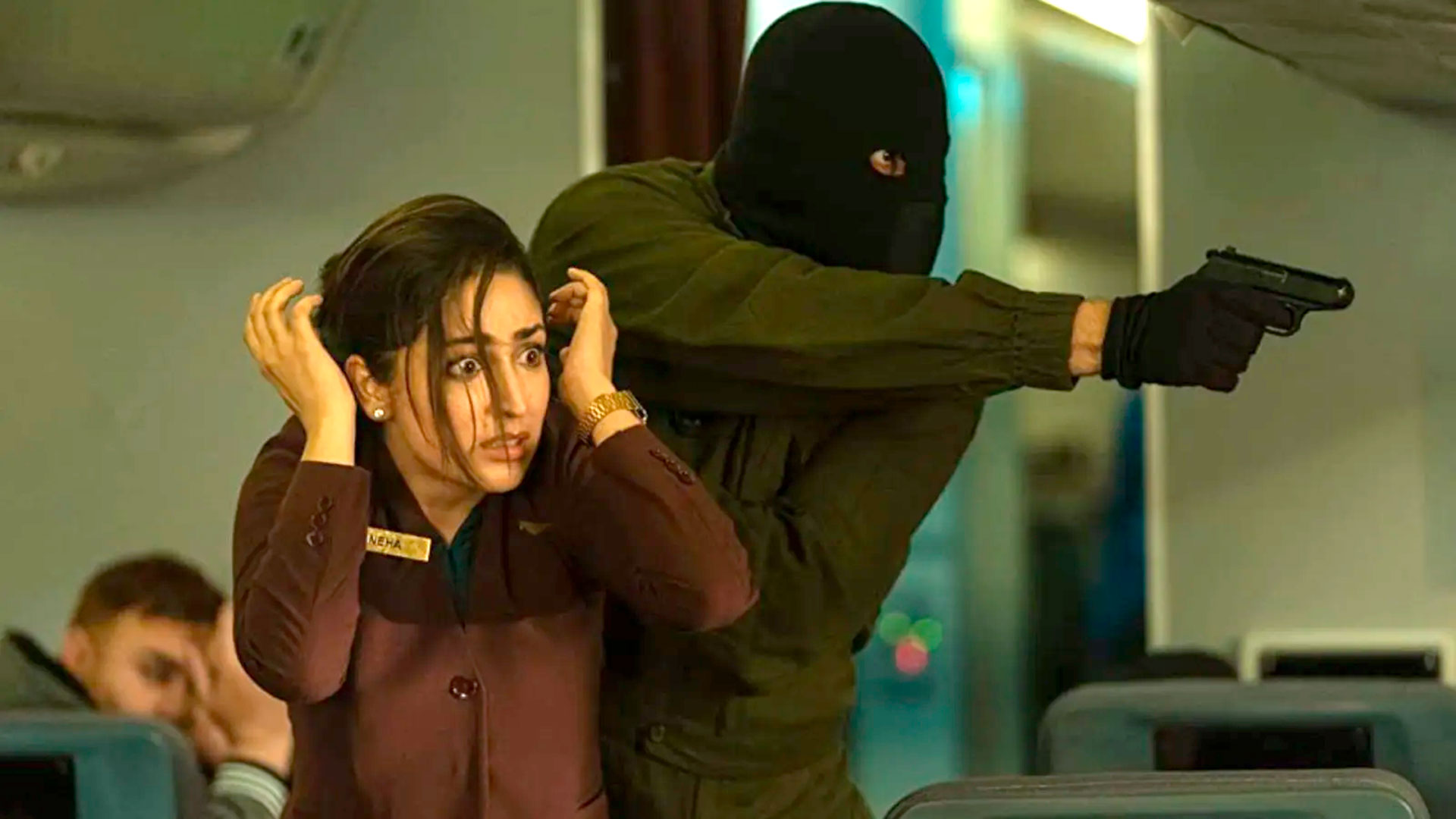 Yami Gautam y Sunny Kaushal son los protagonistas de "El vuelo de los ladrones". (Netflix)