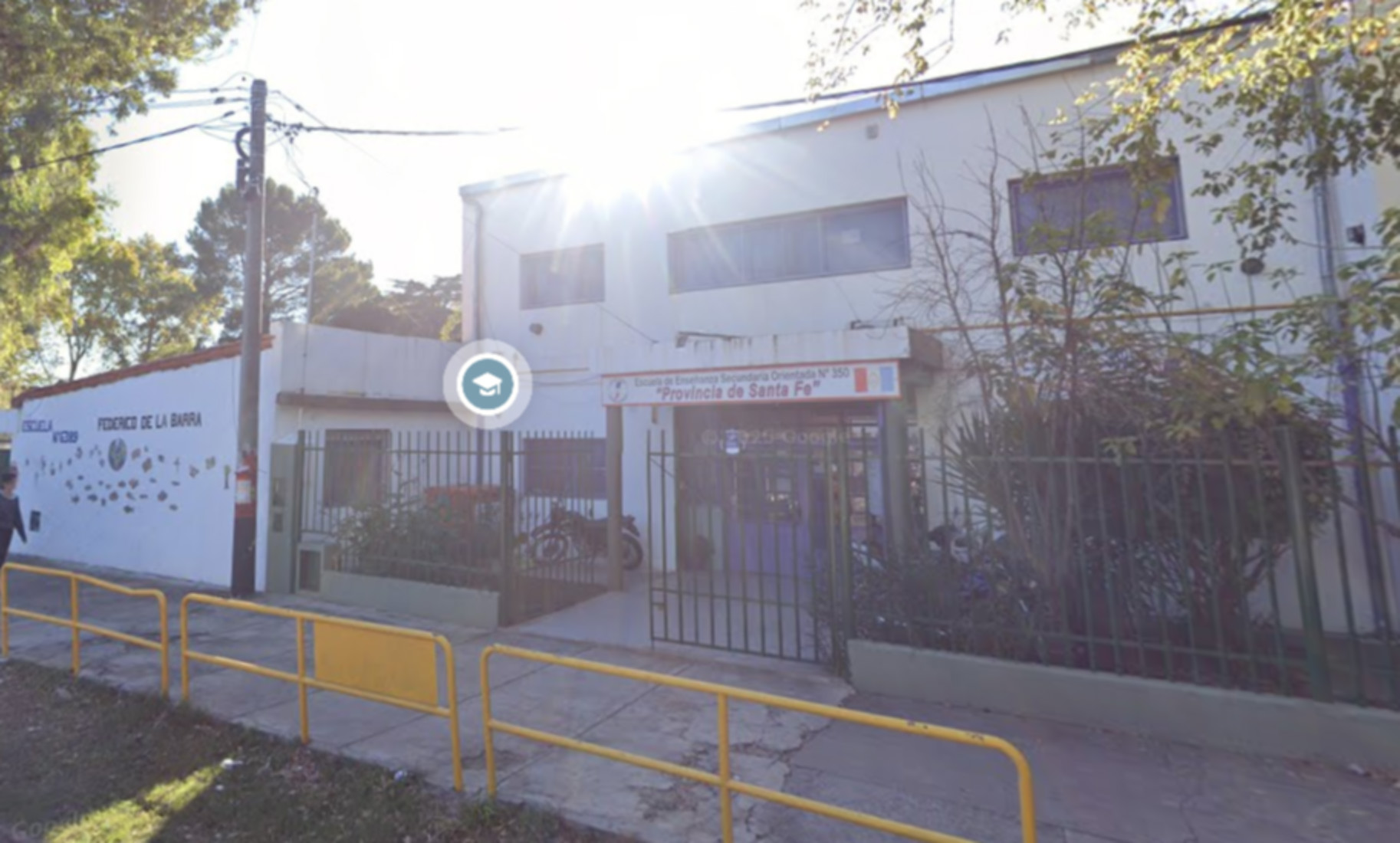 Dejaron banderas con amenazas narco en dos escuelas de Rosario 