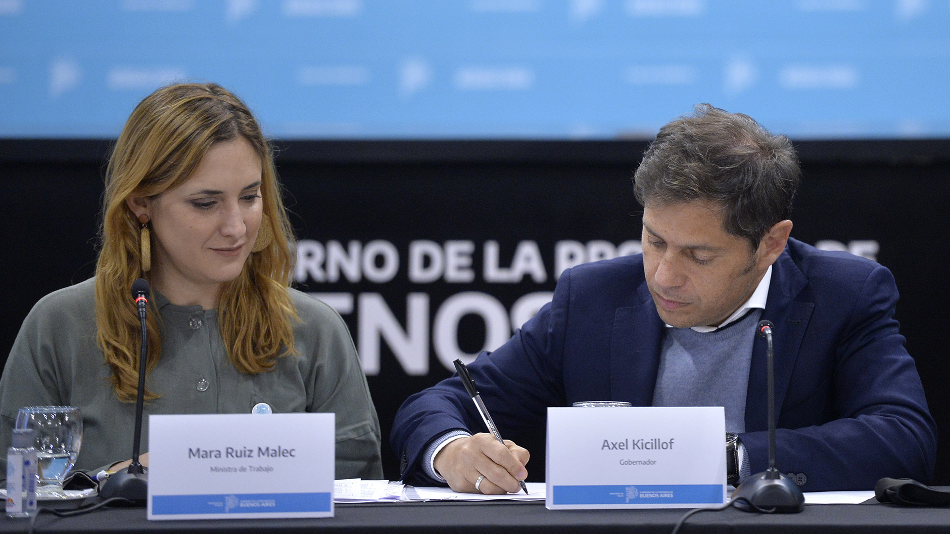 Axel Kicillof y la ministra de Trabajo bonaerense, Mara Ruiz Malec (Foto: Gobierno PBA) 