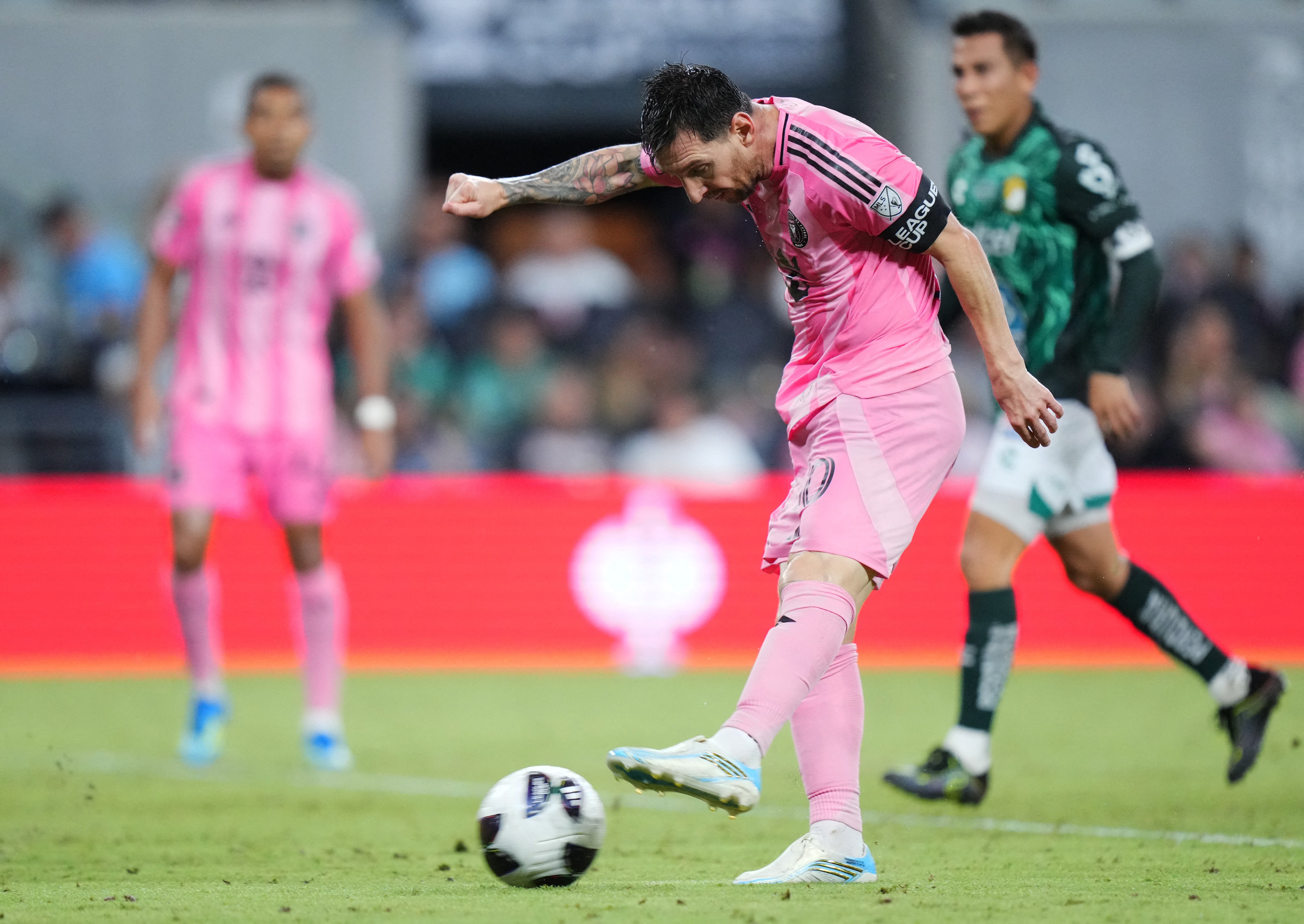 Con la vuelta de Messi, Inter Miami perdi&oacute; 3-2 ante Le&oacute;n y qued&oacute; eliminado de la Leagues Cup