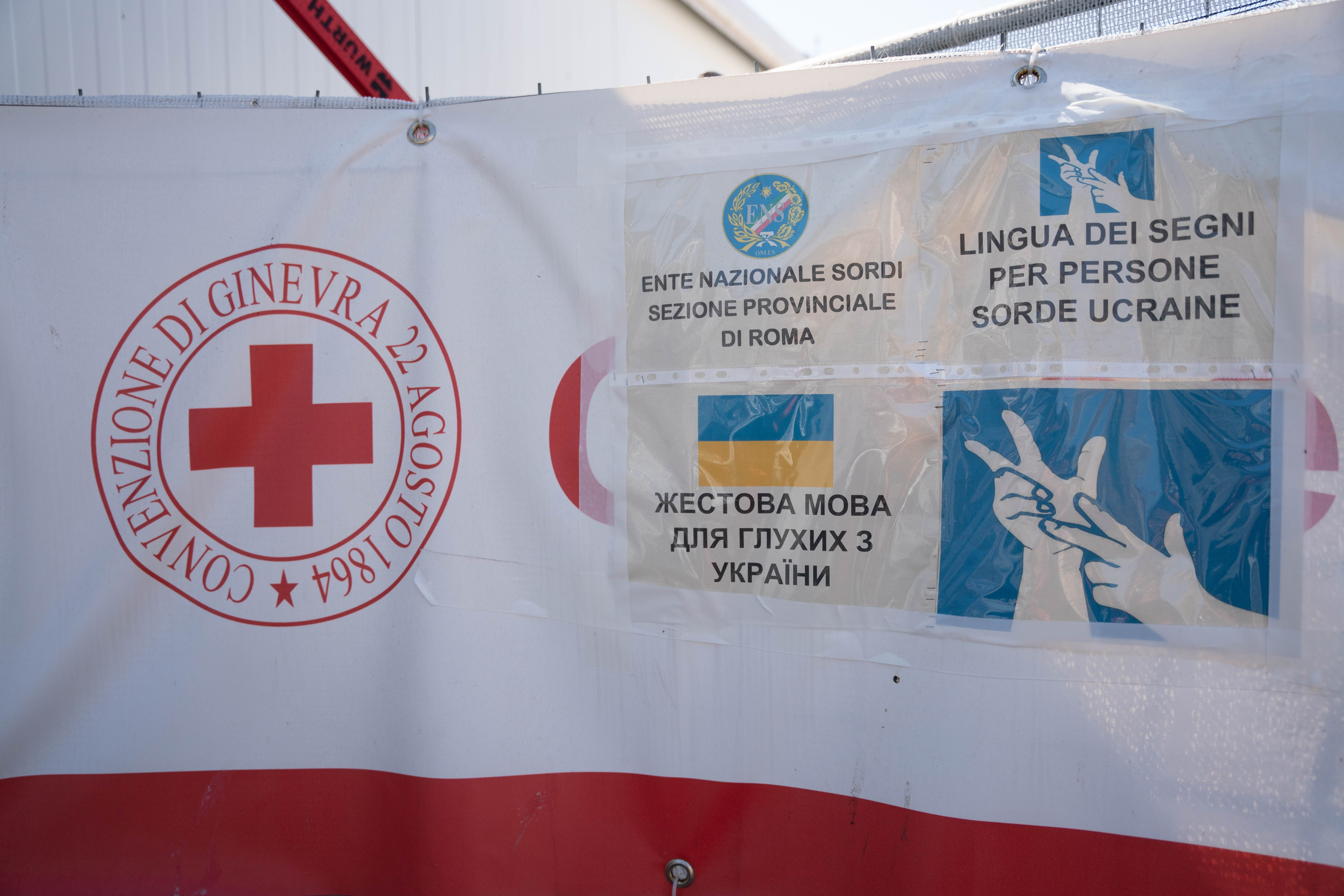 La Croce Rossa fornisce ogni tipo di assistenza ai rifugiati ucraini