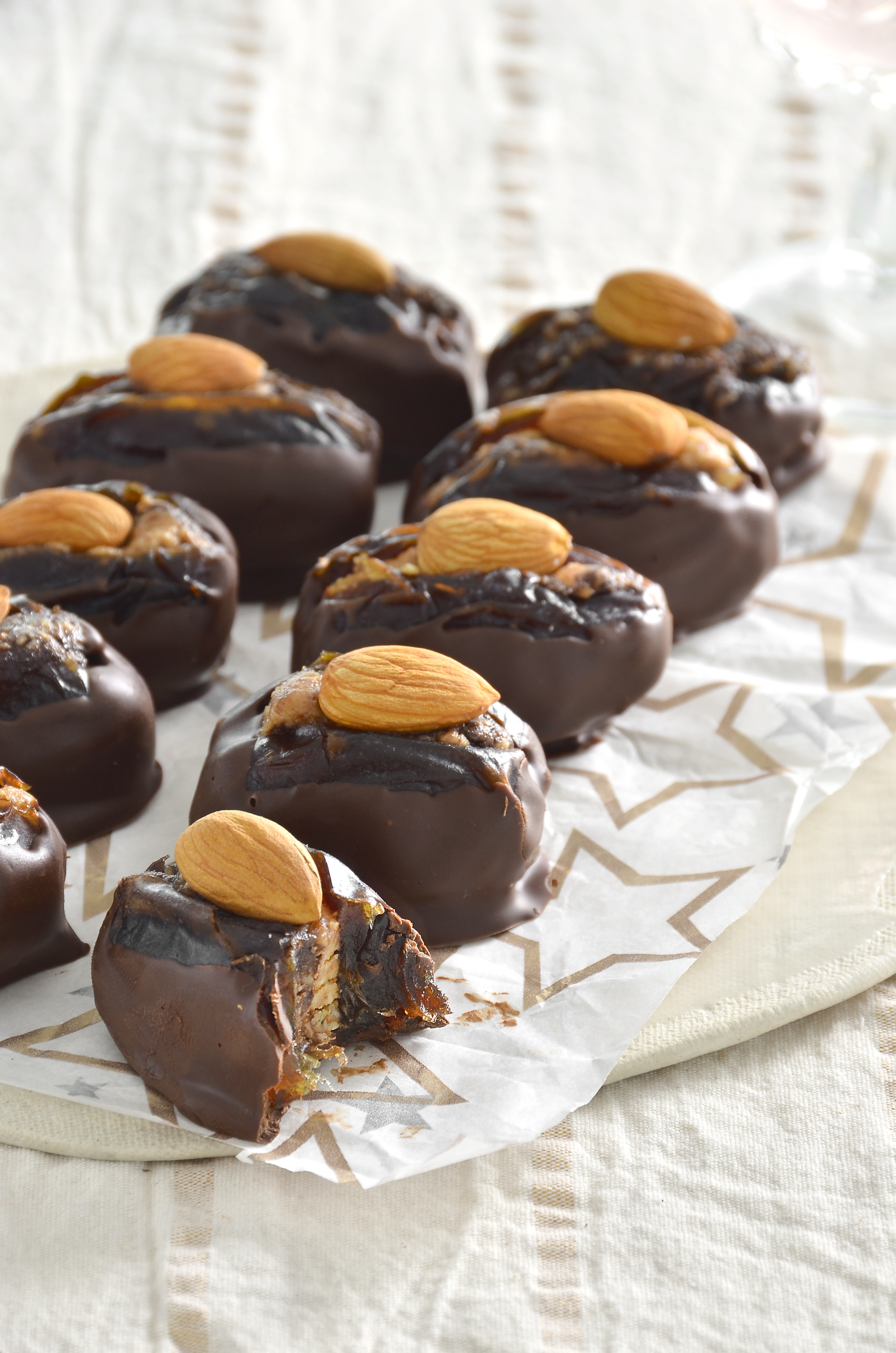 Dates are rich in iron, potassium, calcium and magnesium and are an important source of fiber