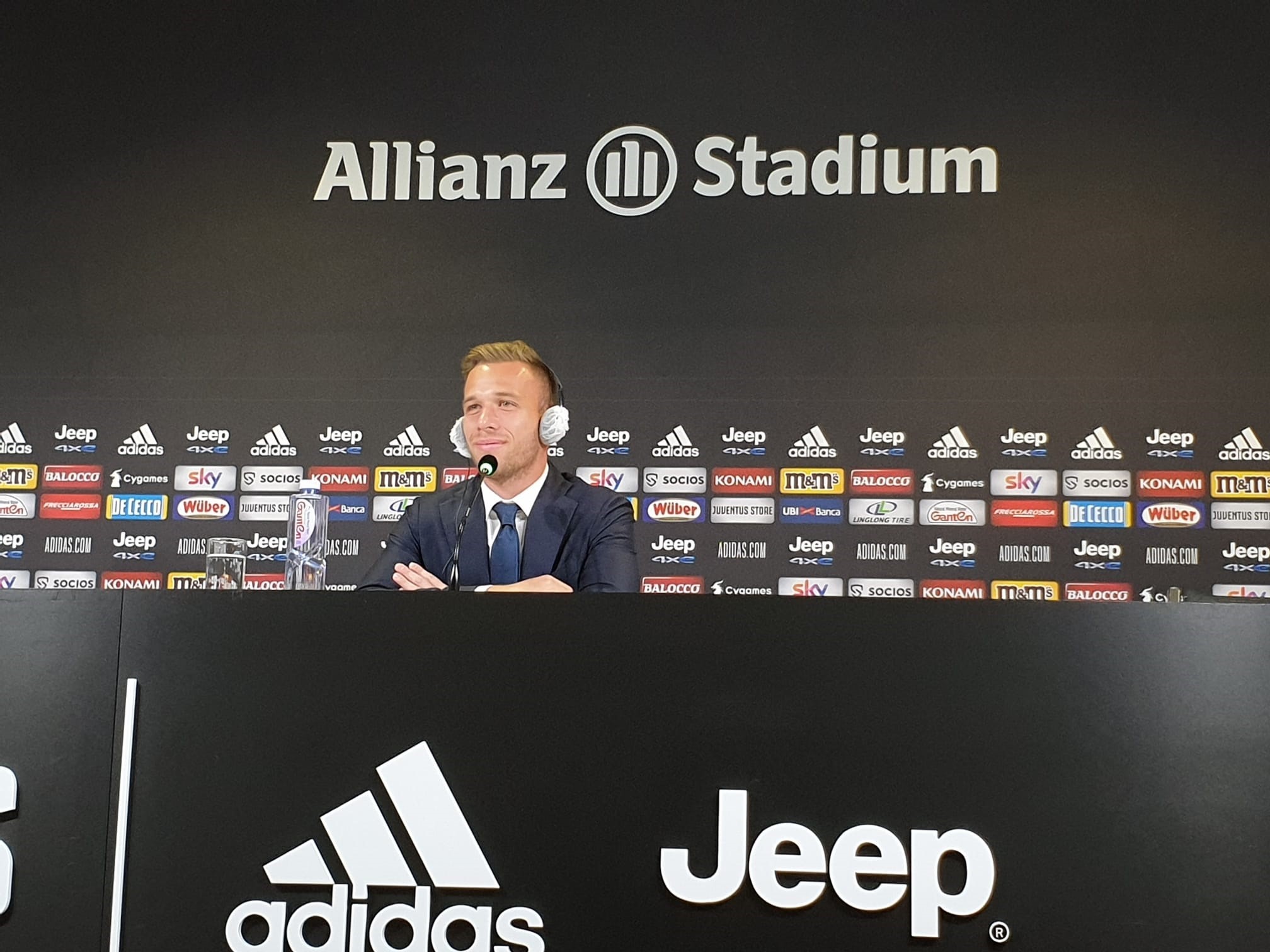 Arthur se marchó a la Juventus en un trueque por Pjanic (Foto: Reuters)