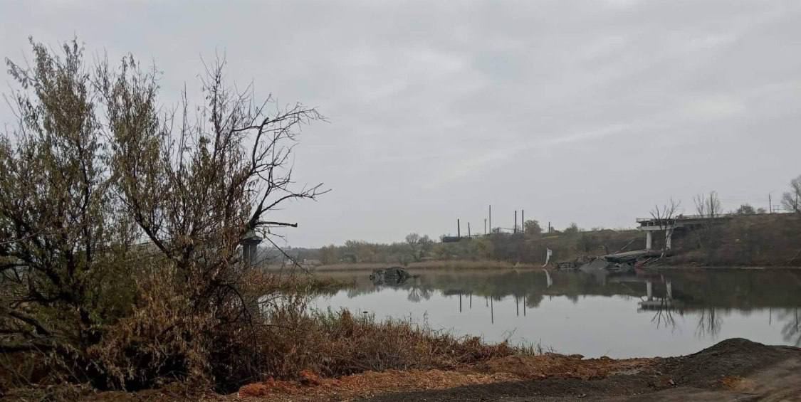 Posiciones abandonadas por los rusos en la orilla oriental del río Dniéper, cerca de la ciudad de Kherson. (ukraine.osintukraine)