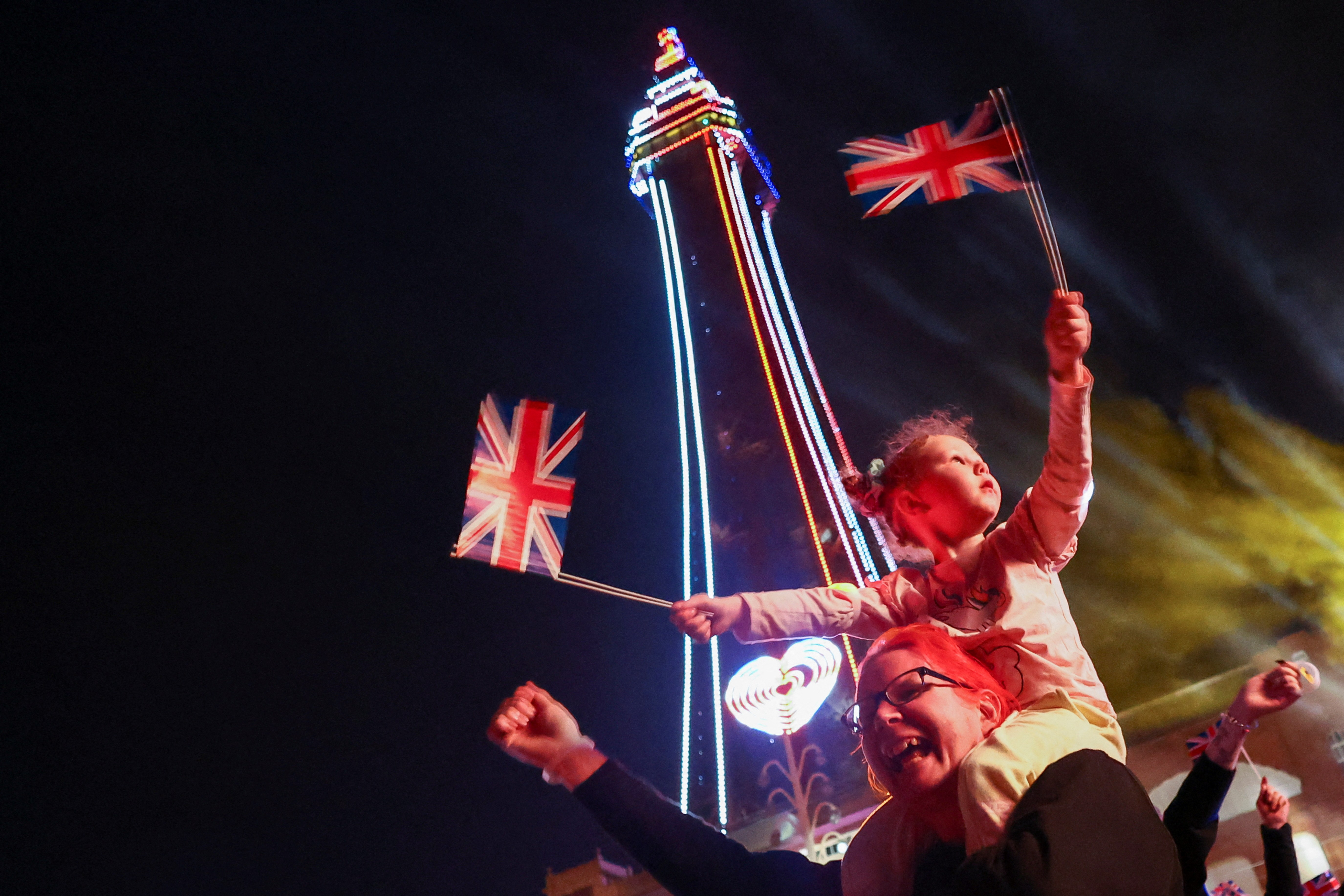 Miles de británicos se unieron a las celebraciones por la coronación del rey Carlos III (REUTERS/Carl Recine)