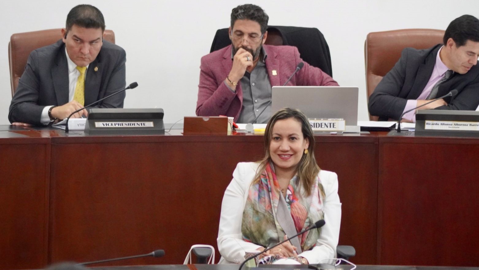 La ministra Carolina Corcho, en Twitter, celebró que se haya caído la ponencia que pedía el archivo del proyecto de reforma a la salud: "¡Este es un primer paso!". Twitter.