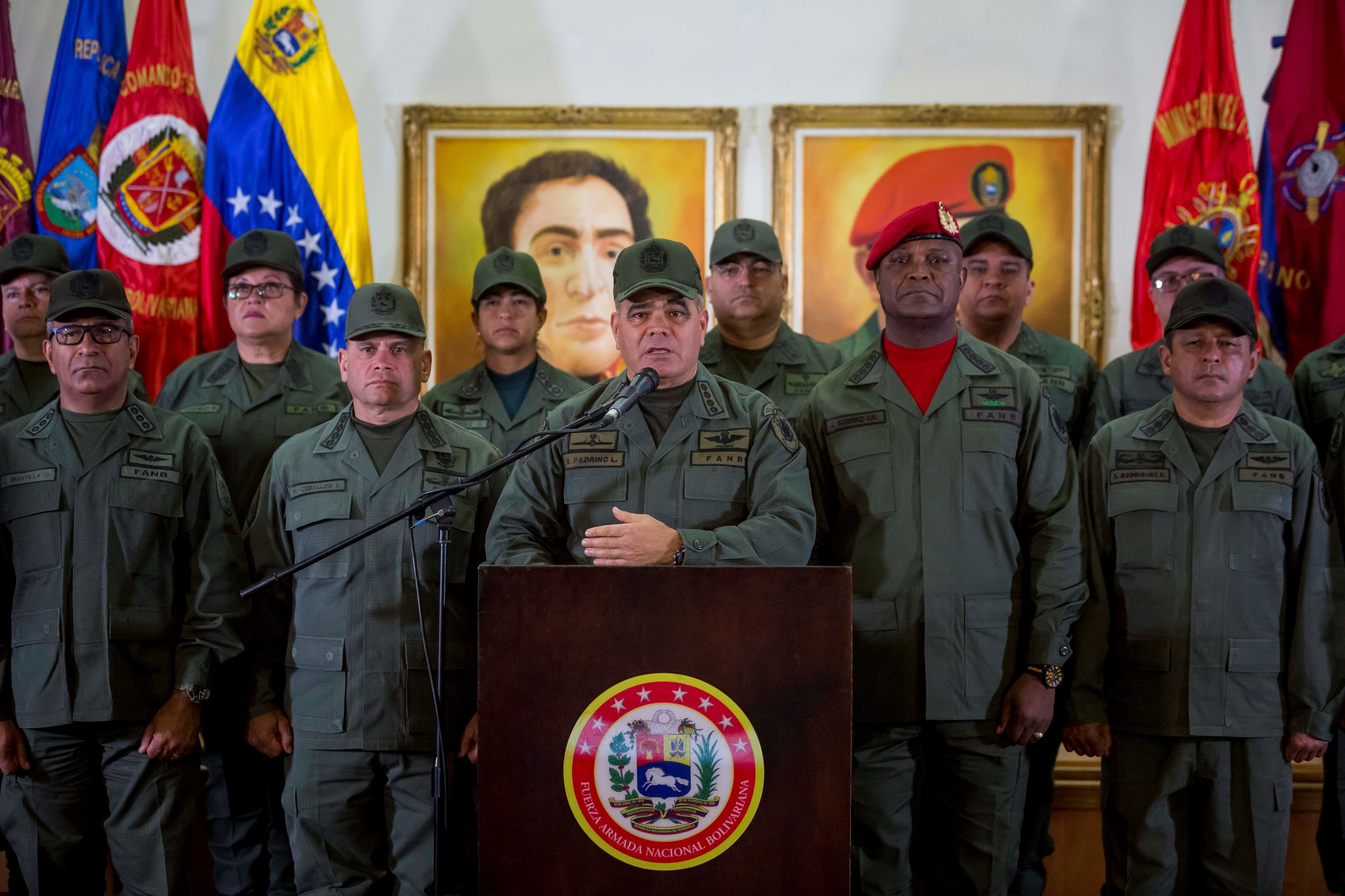 En tres años, el ministro de Defensa de Venezuela pasó de prometer la expulsión de las FARC a justificarlas