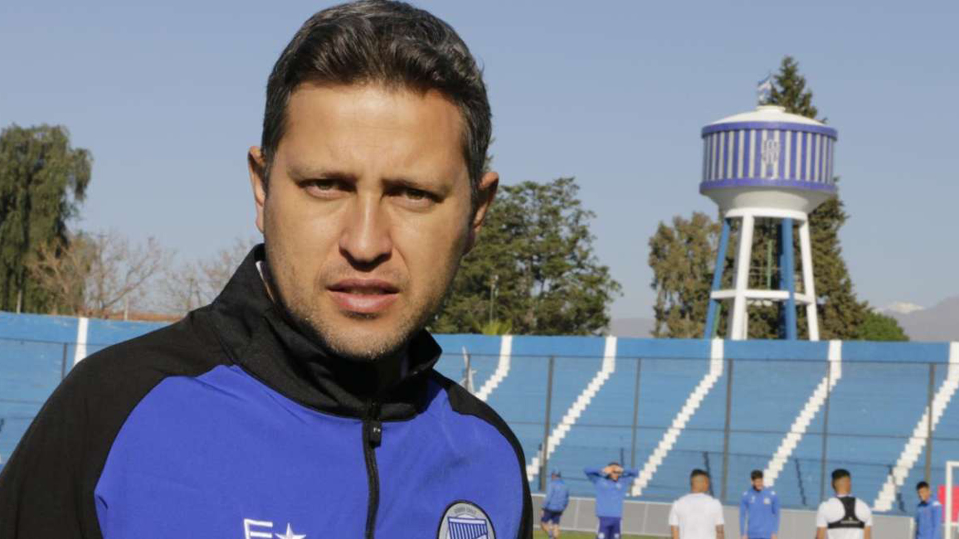 Diego Flores fue despedido de Godoy Cruz como entrenador y Carlos Tevez suena como candidato a sucederlo (Prensa Godoy Cruz)