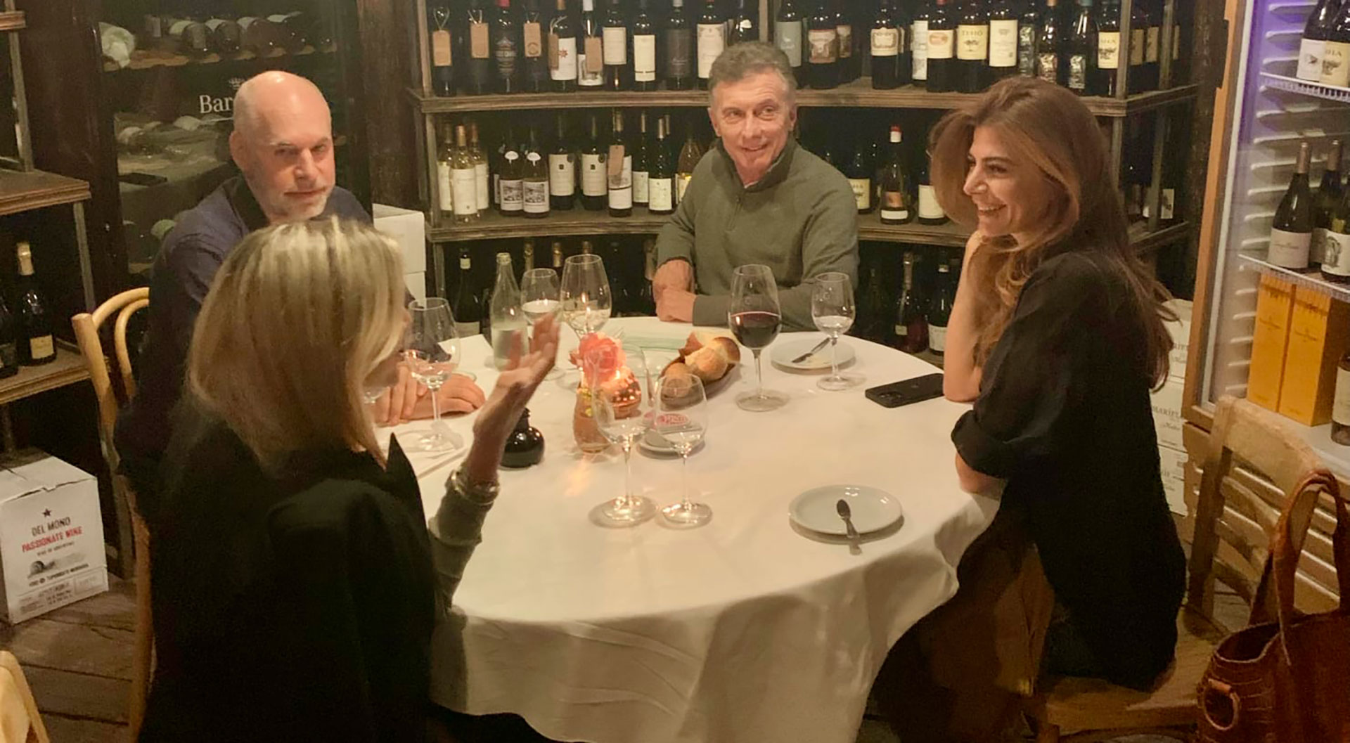 La cena que compartieron Mauricio Macri y Horacio Rodríguez Larreta con sus parejas, Juliana Awada y Milagros Maylin, respectivamente

