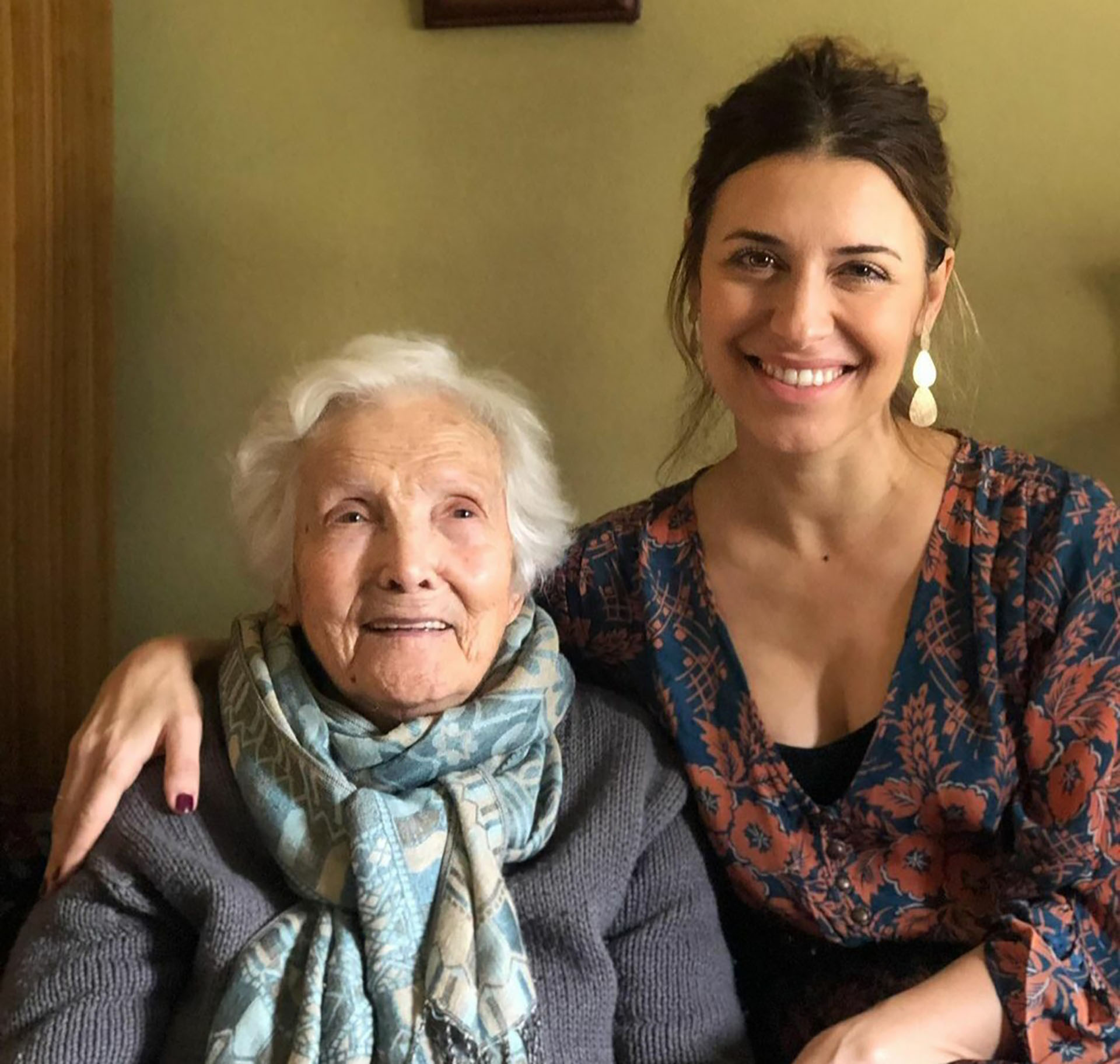 Mariana junto a su abuela Elsa (Foto: Instagram @breymariana)