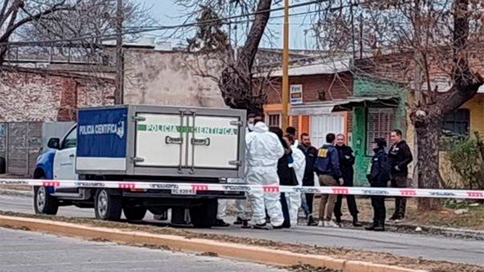 La Policía en el predio de Chacabuco donde hallaron el cuerpo tras 48 horas de búsqueda