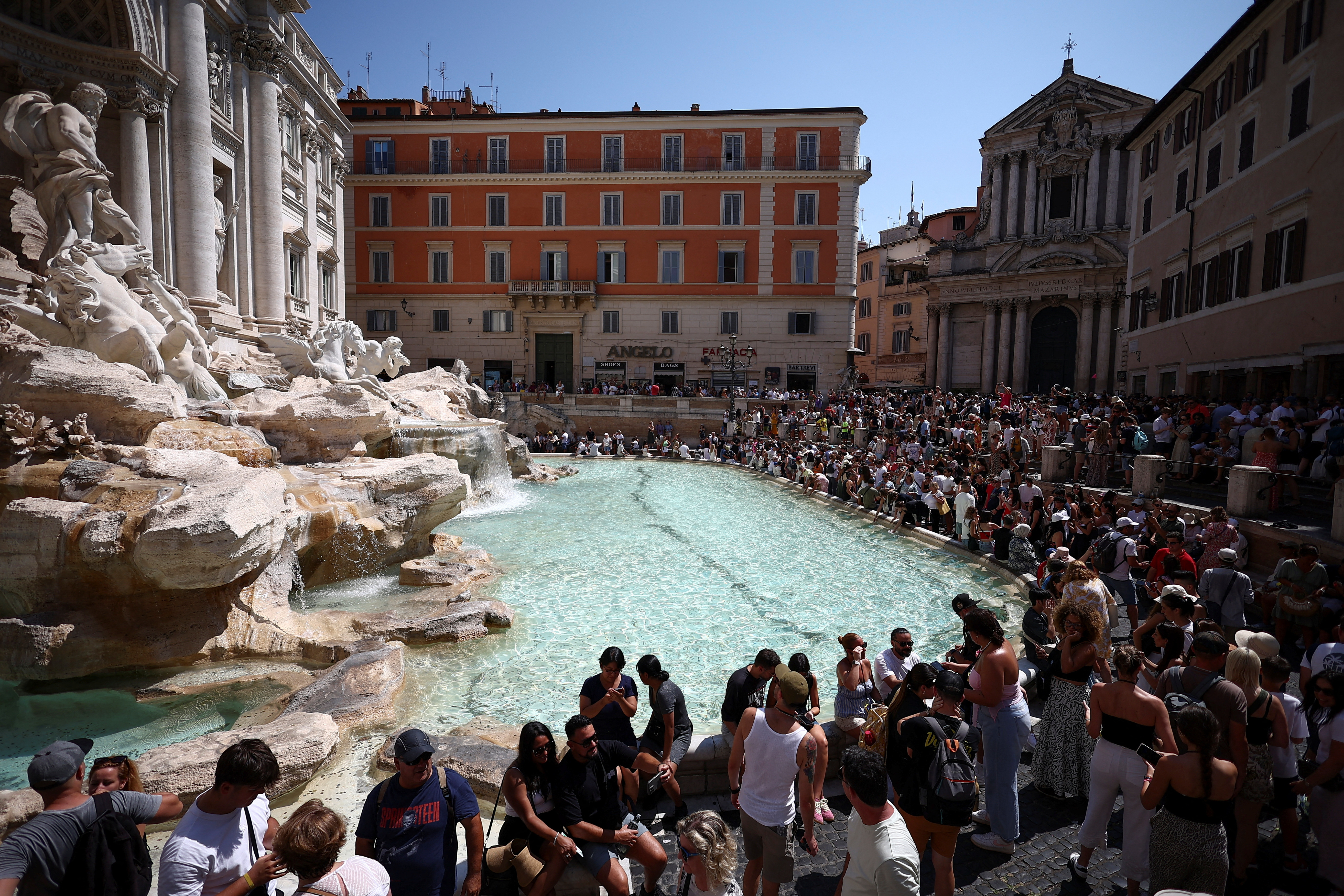 Pedir un deseo en la Fontana di Trevi de Roma pronto podría costar más que la moneda que lances