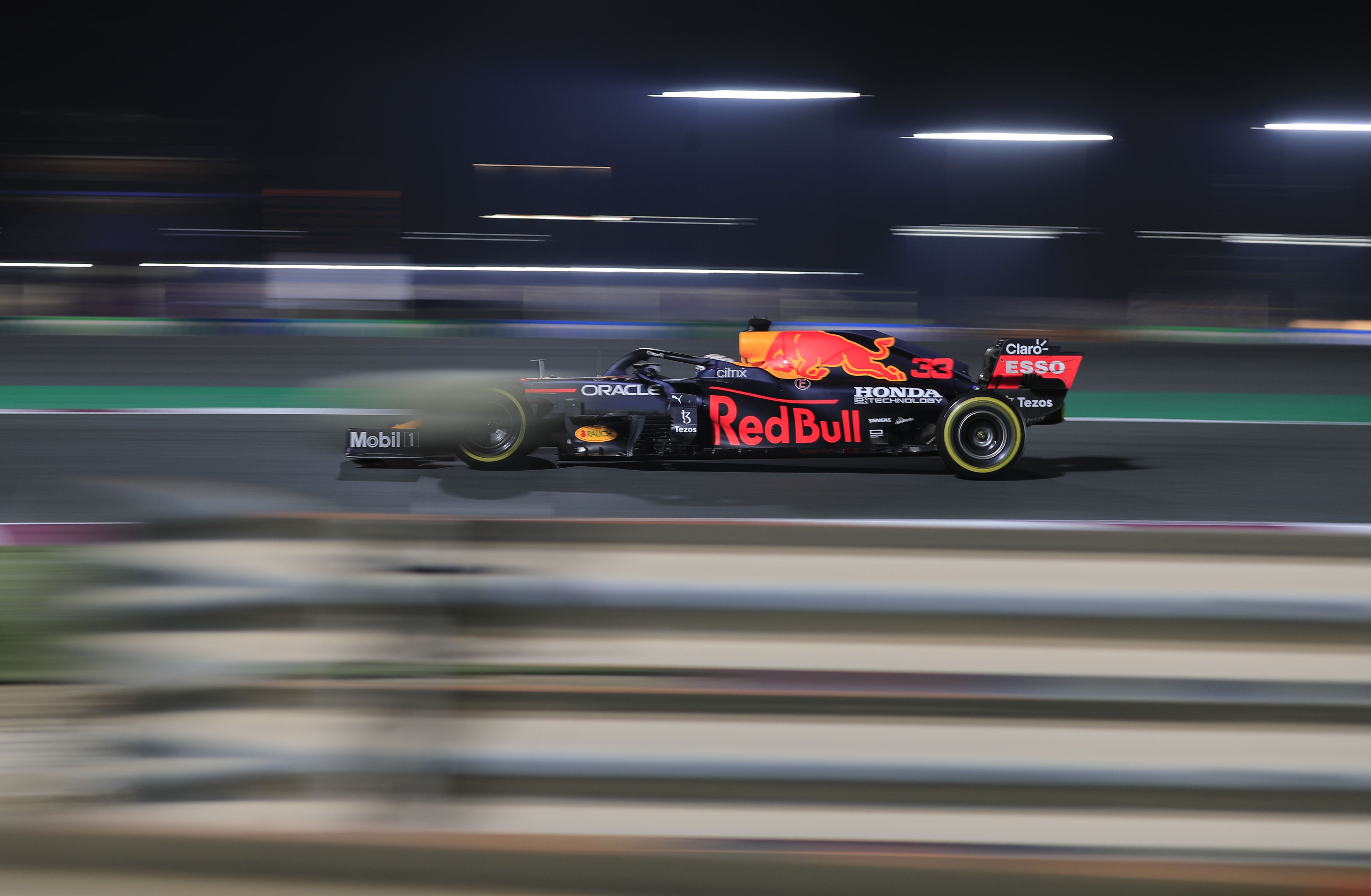 Max Verstappen pudo ser segundo y plasmó el récord de vuelta (REUTERS/Thaier Al-Sudani)