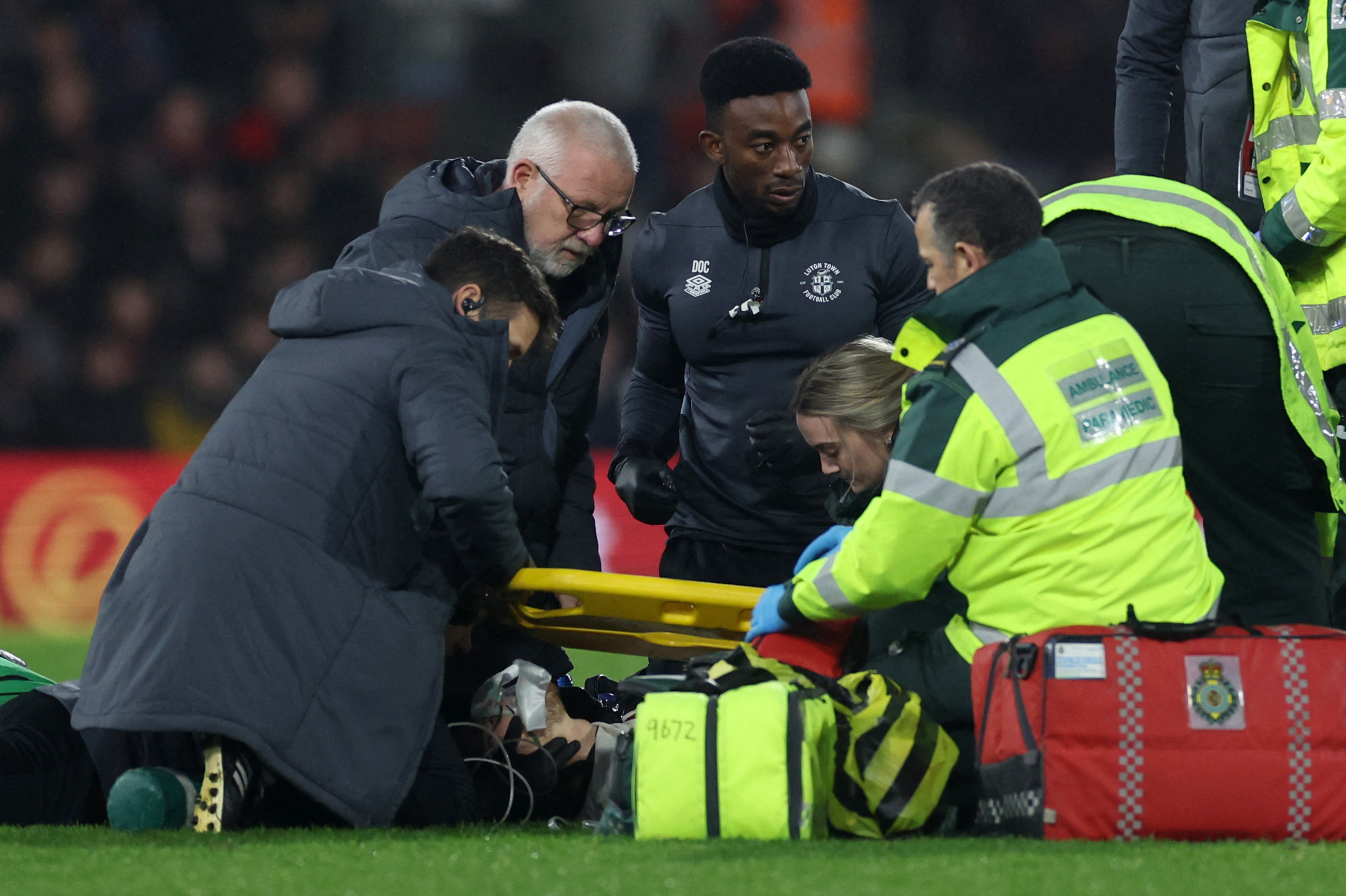 Drama na Premier League com o capitão do Luton Town, deixando todos  preocupados