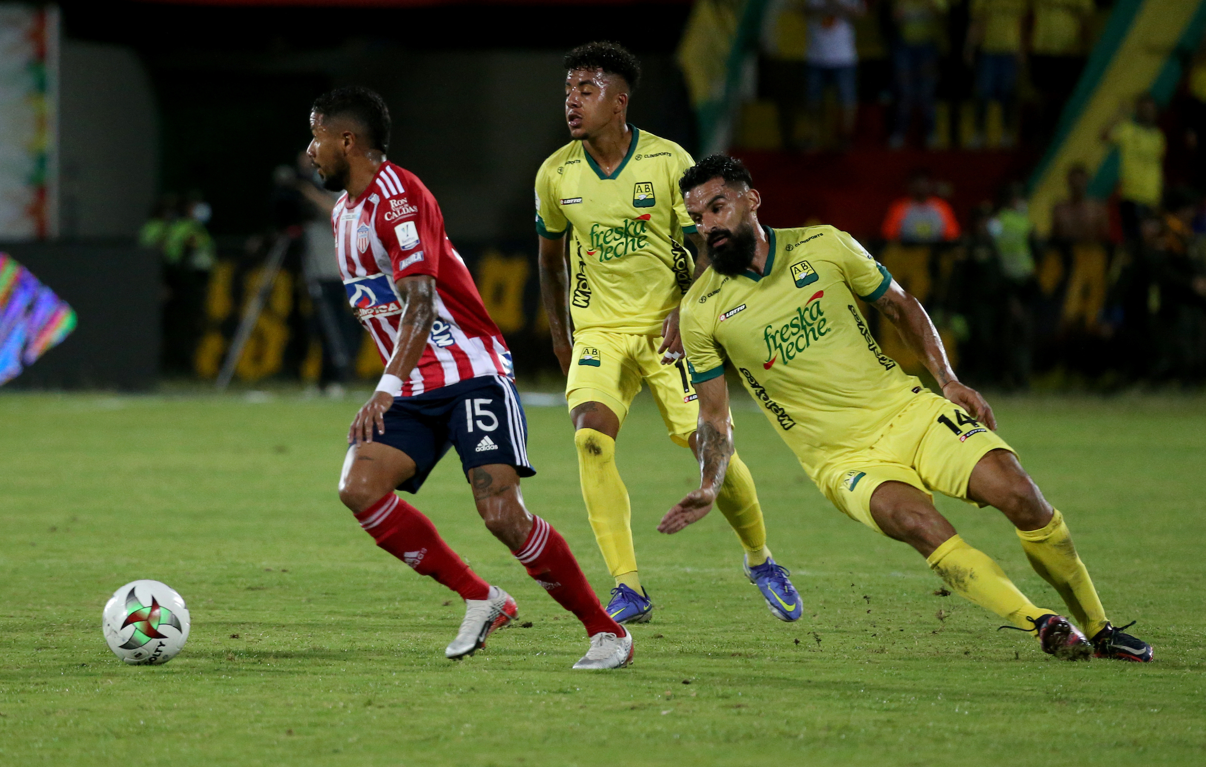 Juan Fernando Quintero sufrió la primera derrota en su regreso al fútbol colombiano: Junior perdió con Bucaramanga por la Liga BetPlay Dimayor