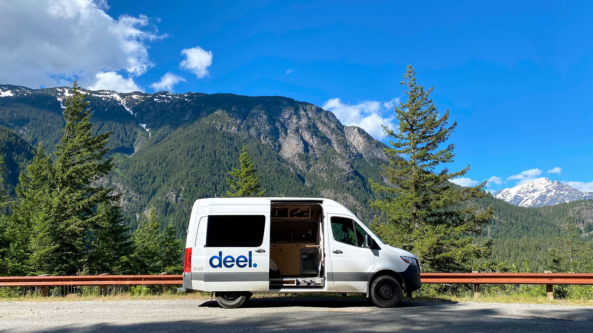 El Deel Mobeel, la camioneta que entregan para viajar durante 6 meses creando contenido. (Deel)