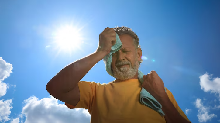 El tierno momento de Van Dijk con los hijos de Diogo Jota: el emotivo homenaje de los hinchas del Liverpool y Wolverhampton