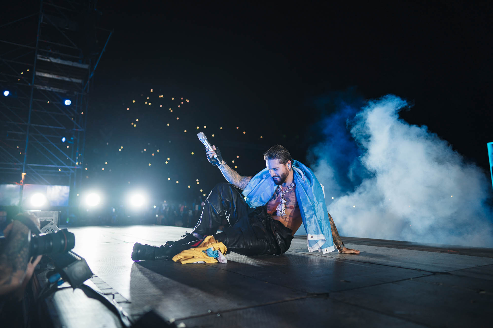 El cantante cerró el show con la bandera argentina en los hombros