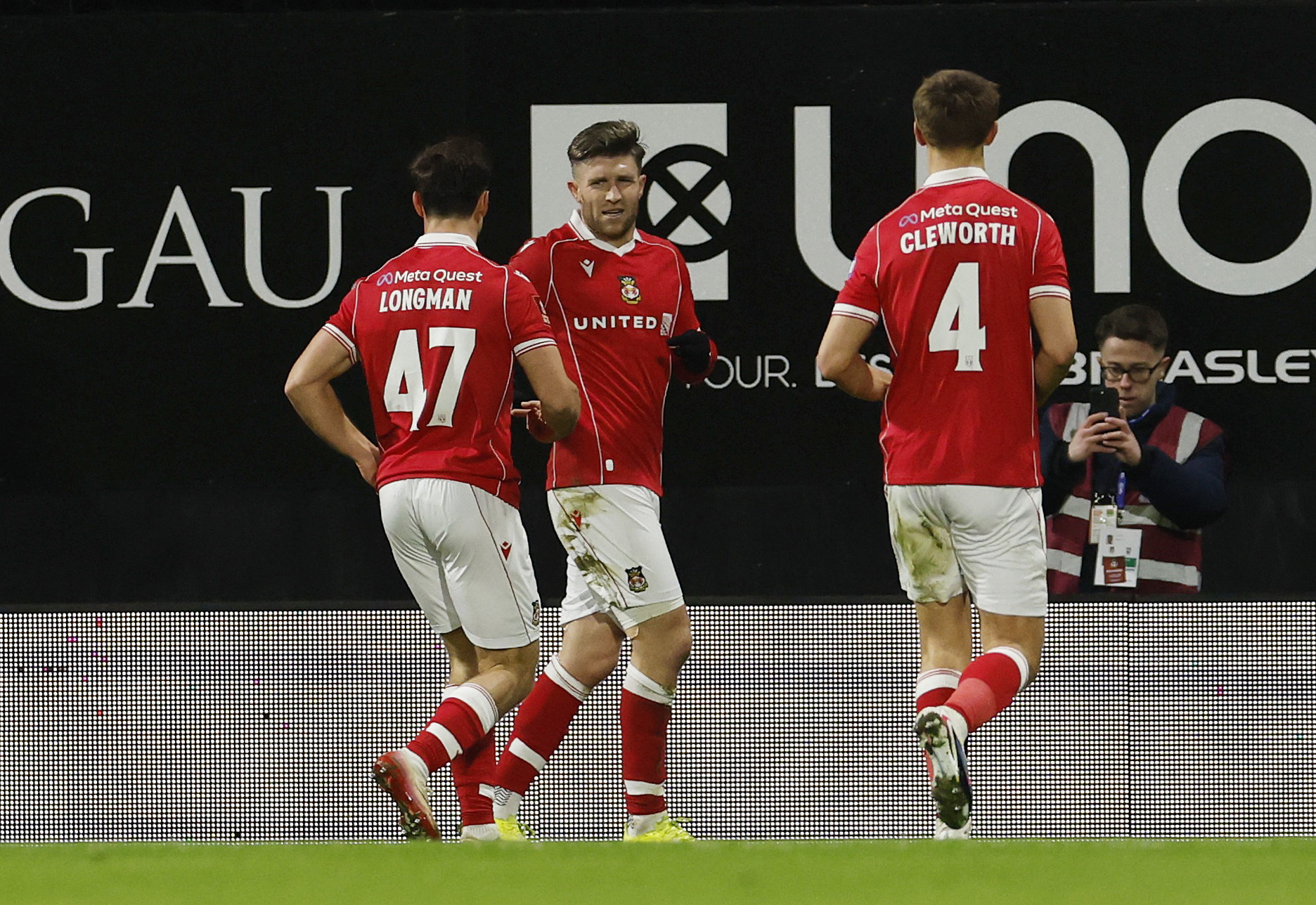 Jornada financiera: rebotó el dólar, las acciones volvieron a caer y subió el riesgo país