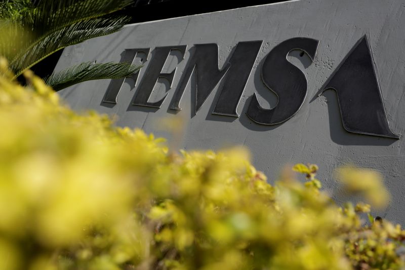 Fomento Económico Mexicano (FEMSA) vendió recientemente su acciones en Heineken. REUTERS/Daniel Becerril