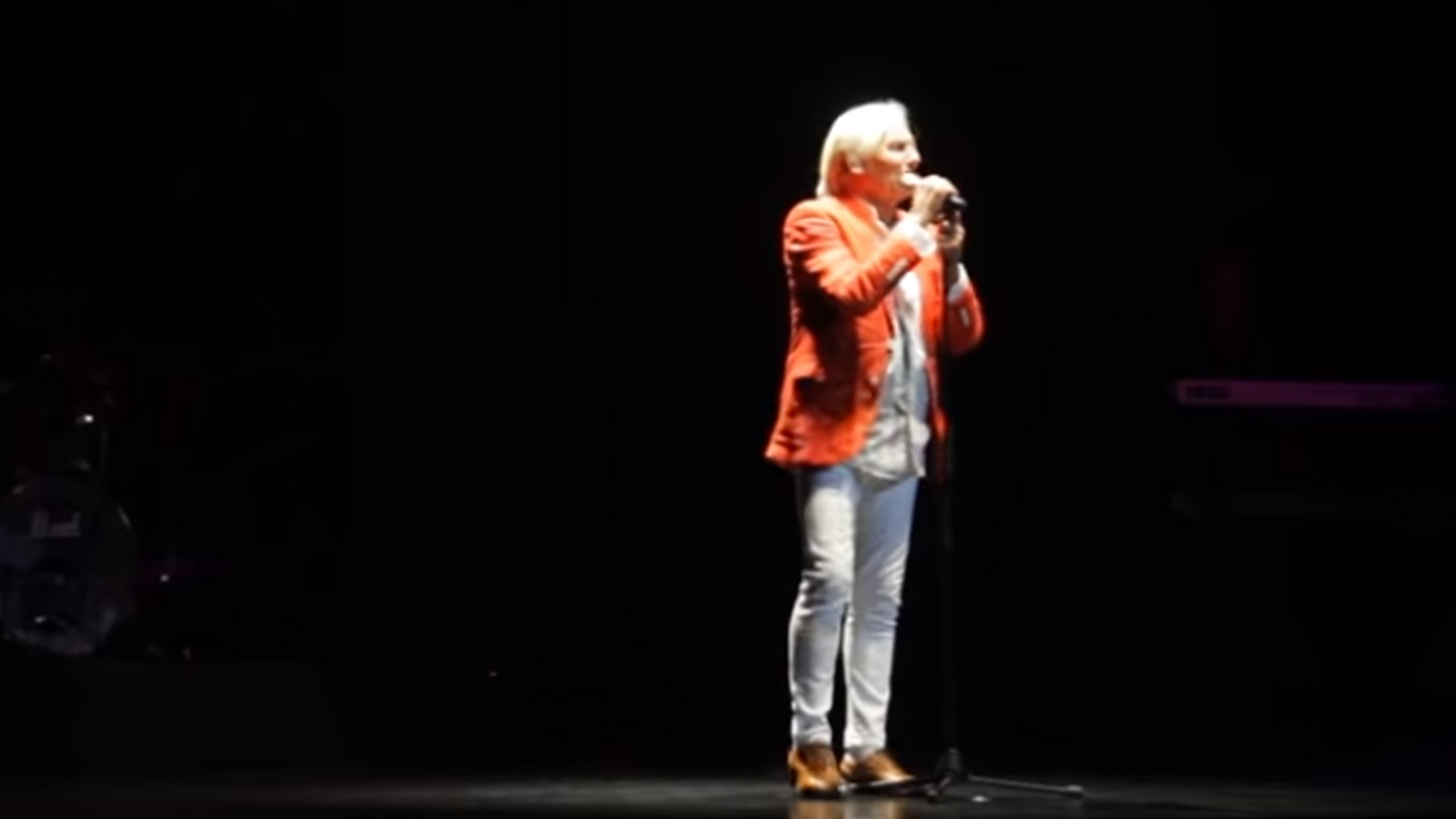 Sergio Denis en el teatro Mercedes Sosa