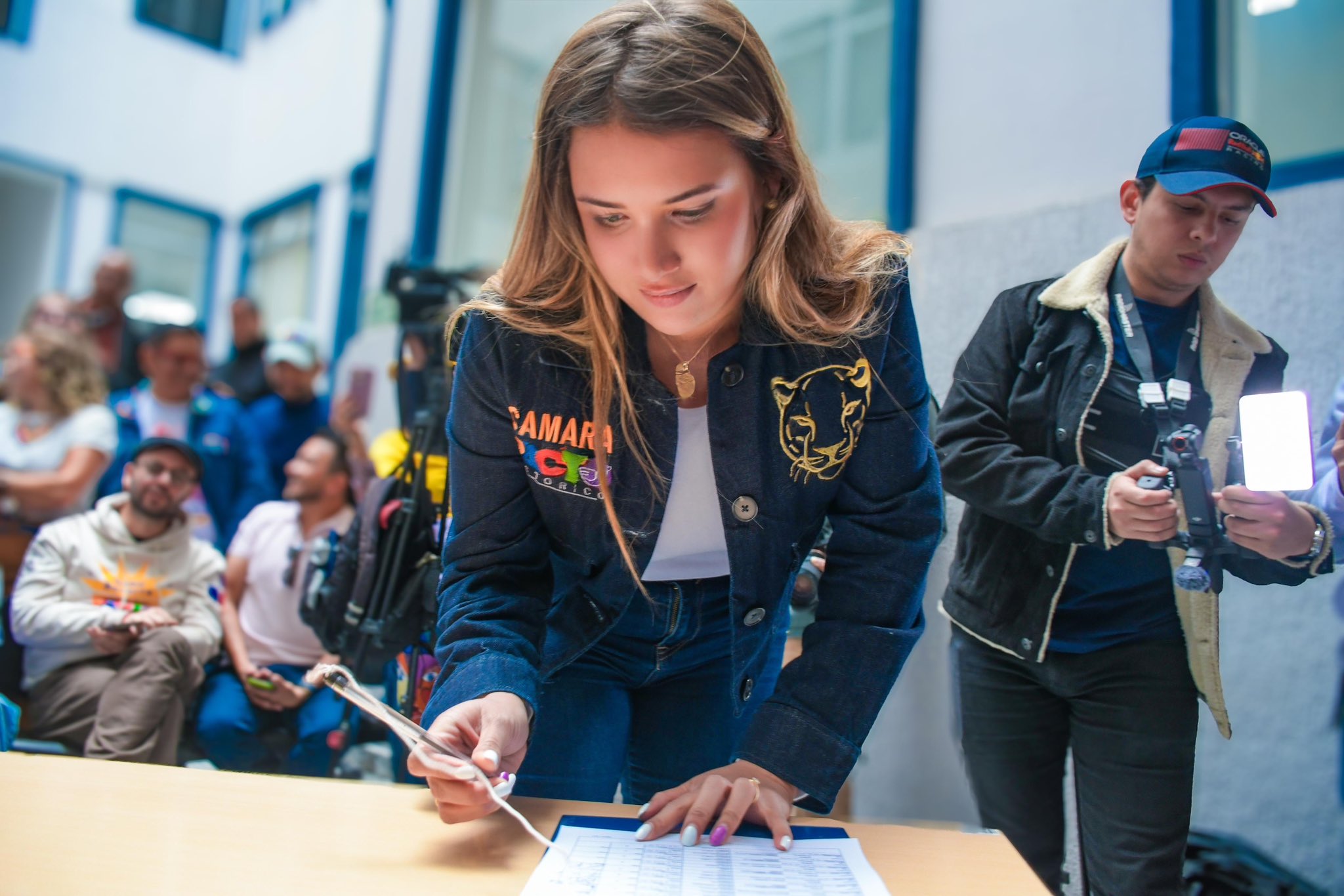 Claudia Romero negó ser la mujer que aparece en polémicas fotografías con  Petro: anunció acciones legales por difamación - Infobae