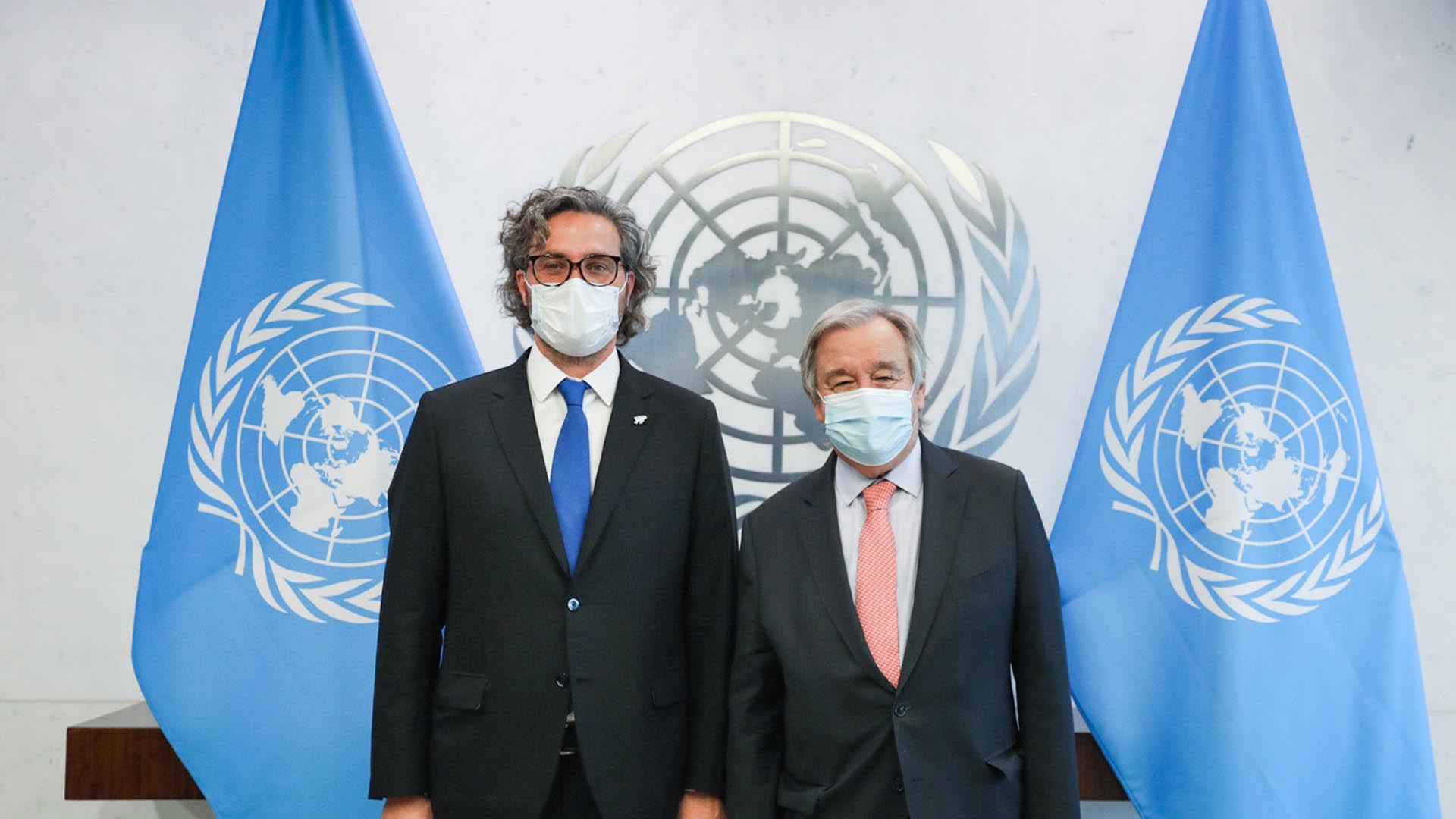 El canciller Santiago Cafiero posa con Antonio Guterres, secretario General de la ONU 