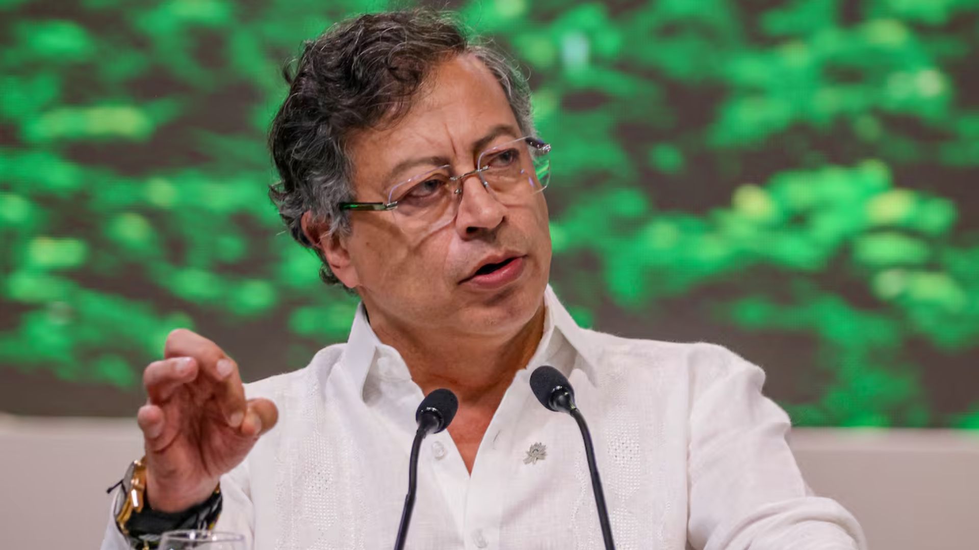 Petro siguió su pelea con Noticias Caracol por revelar infiltraciones de 'Calarcá': “Un periodista no puede ser un torturador del espíritu humano” - Infobae