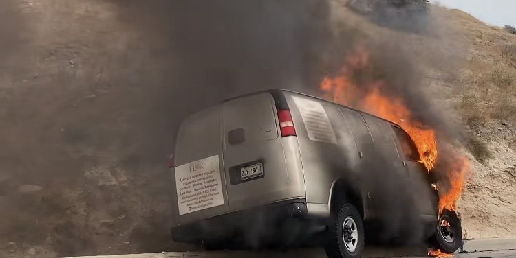 Violencia en Baja California: se reportó el incendio simultáneo de varios vehículos en Tijuana y Mexicali