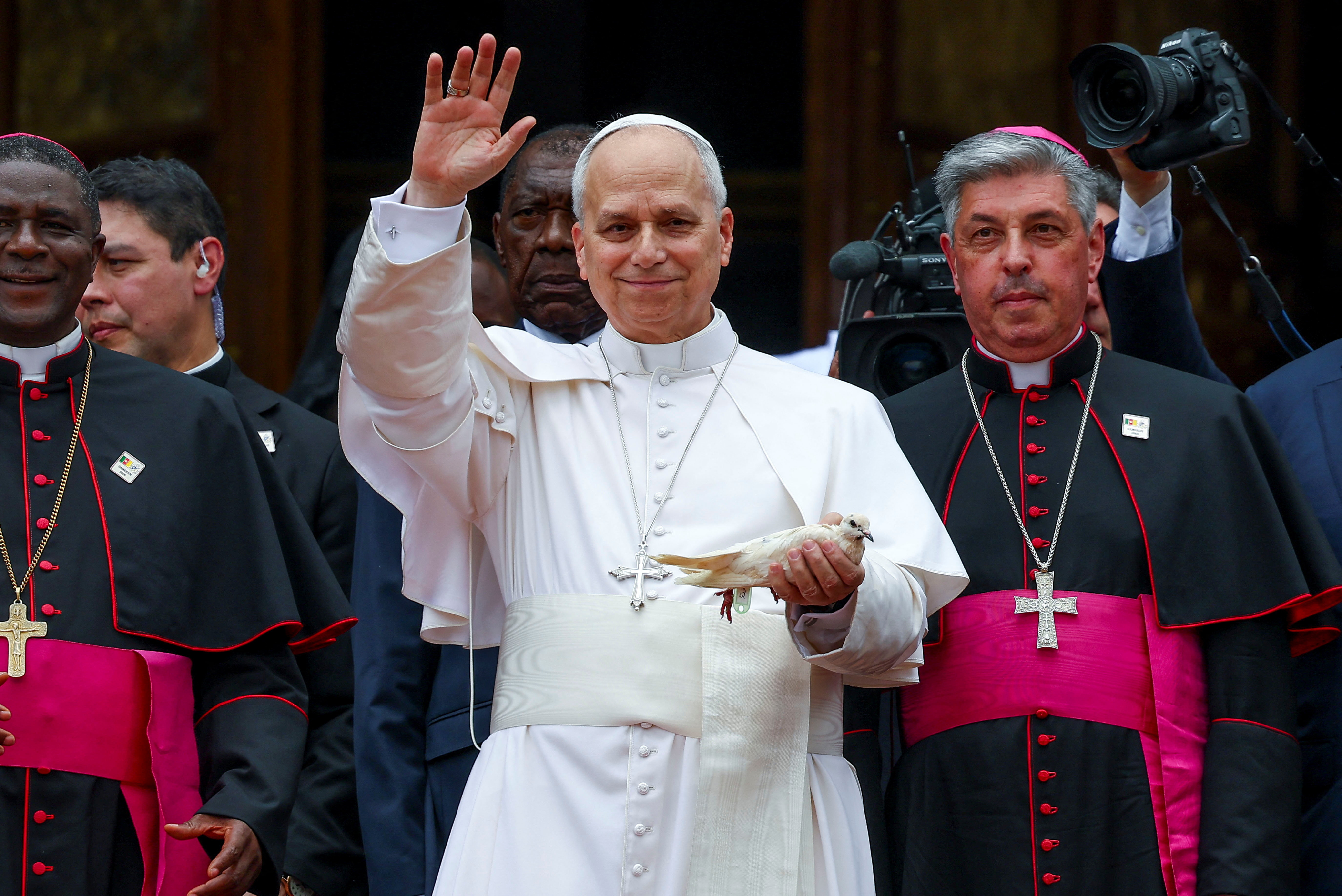 Duro discurso del papa Le&oacute;n XIV durante su gira por Camer&uacute;n: 