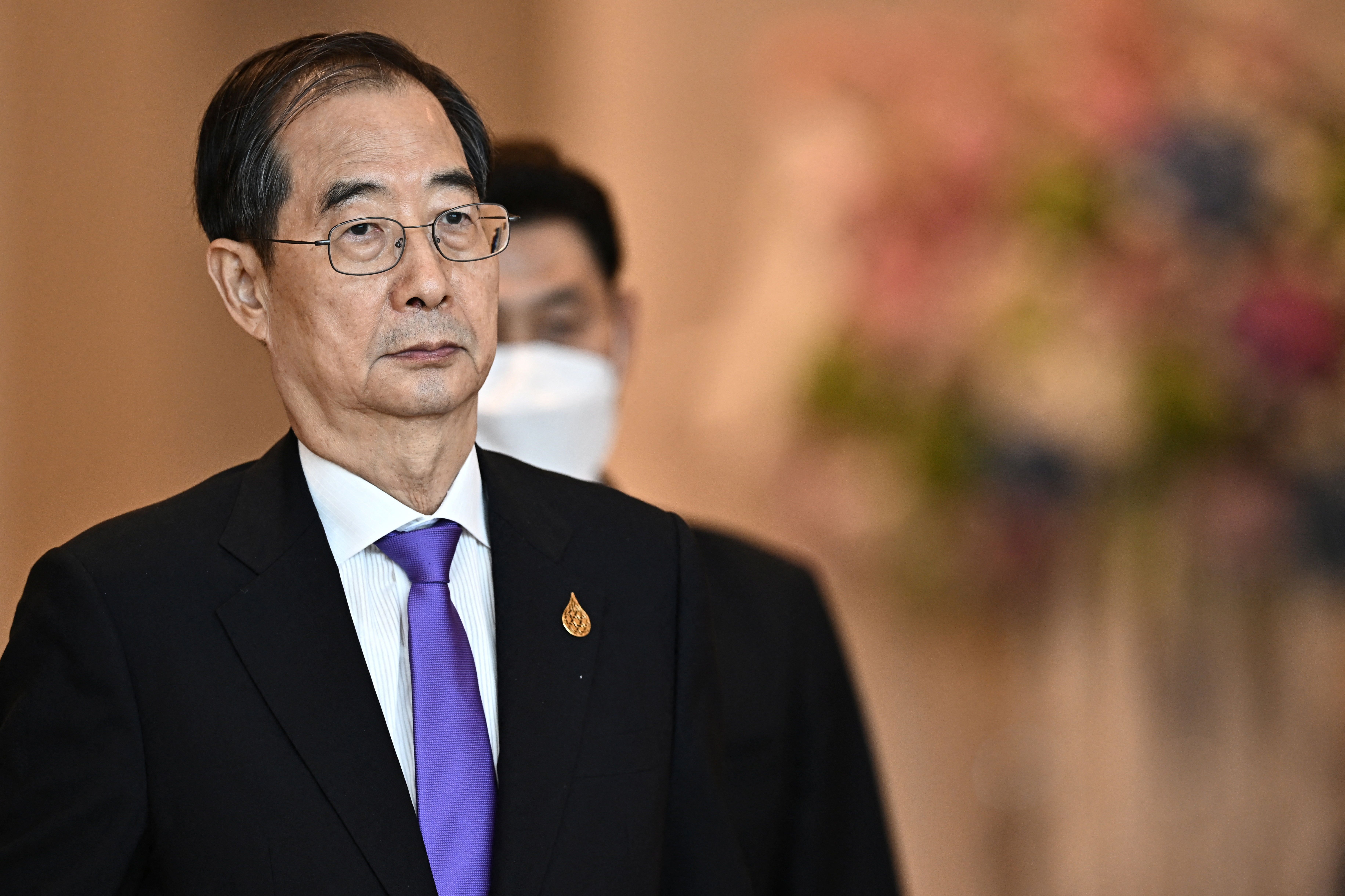 “El gobierno discutirá y confirmará el plan para aliviar el mandato de mascarillas en interiores a partir del 30 de enero, con la excepción de algunas instalaciones”, dijo este viernes el primer ministro surcoreano, Han Duck-soo. (REUTERS)