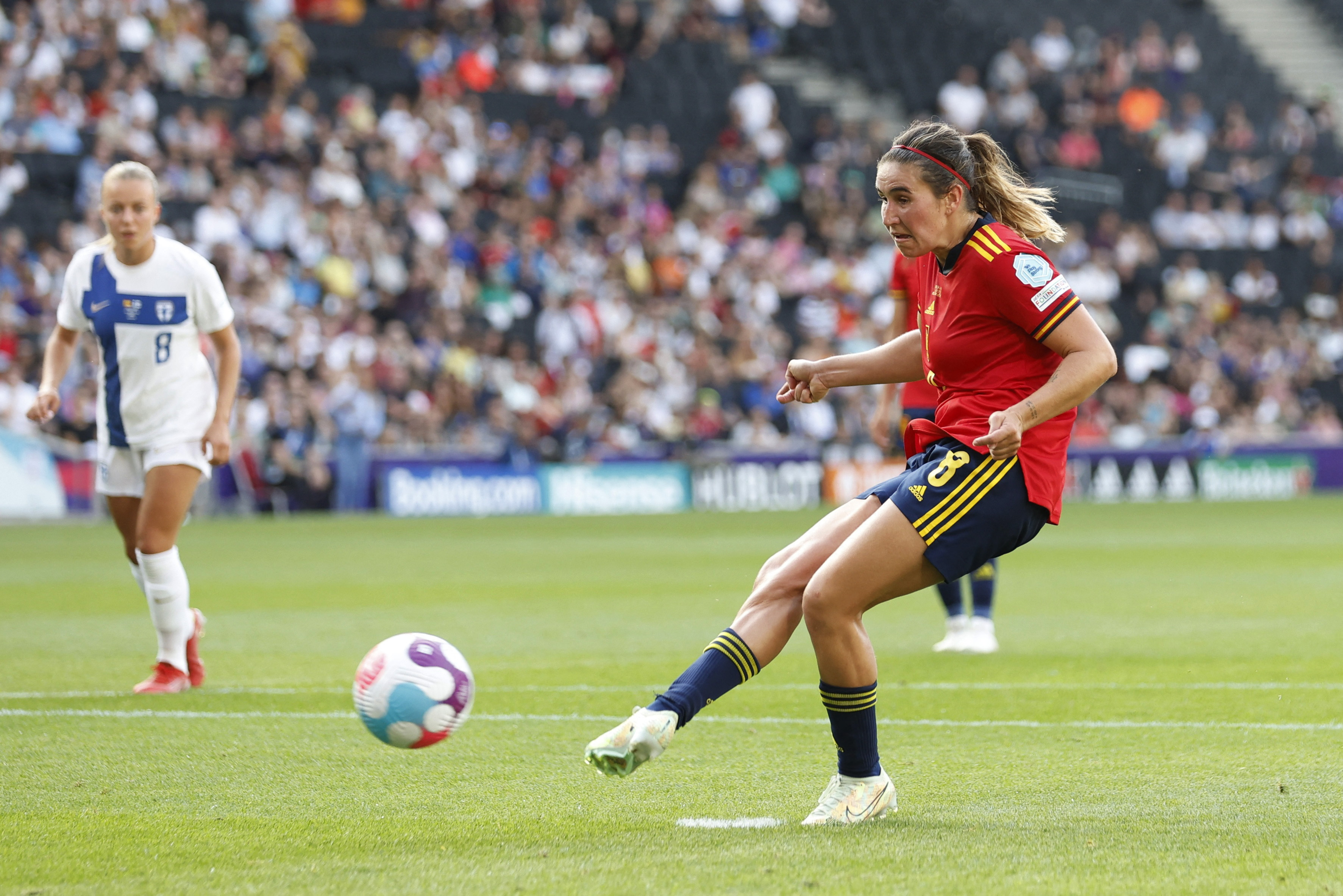 Mariona Caldentey desde el punto de penalti (REUTERS/Peter Cziborra)