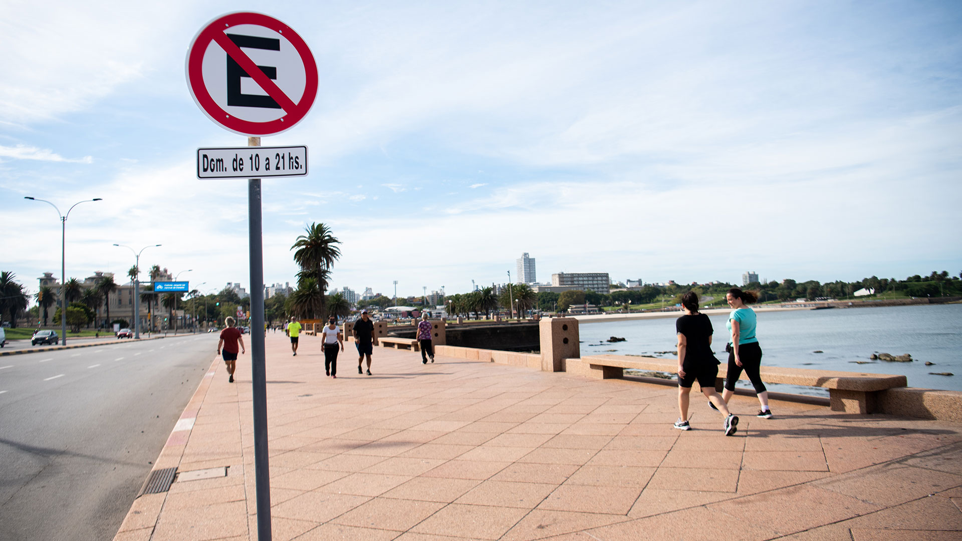 La rambla de Montevideo, uno de los atractivos de la ciudad (Reuters)