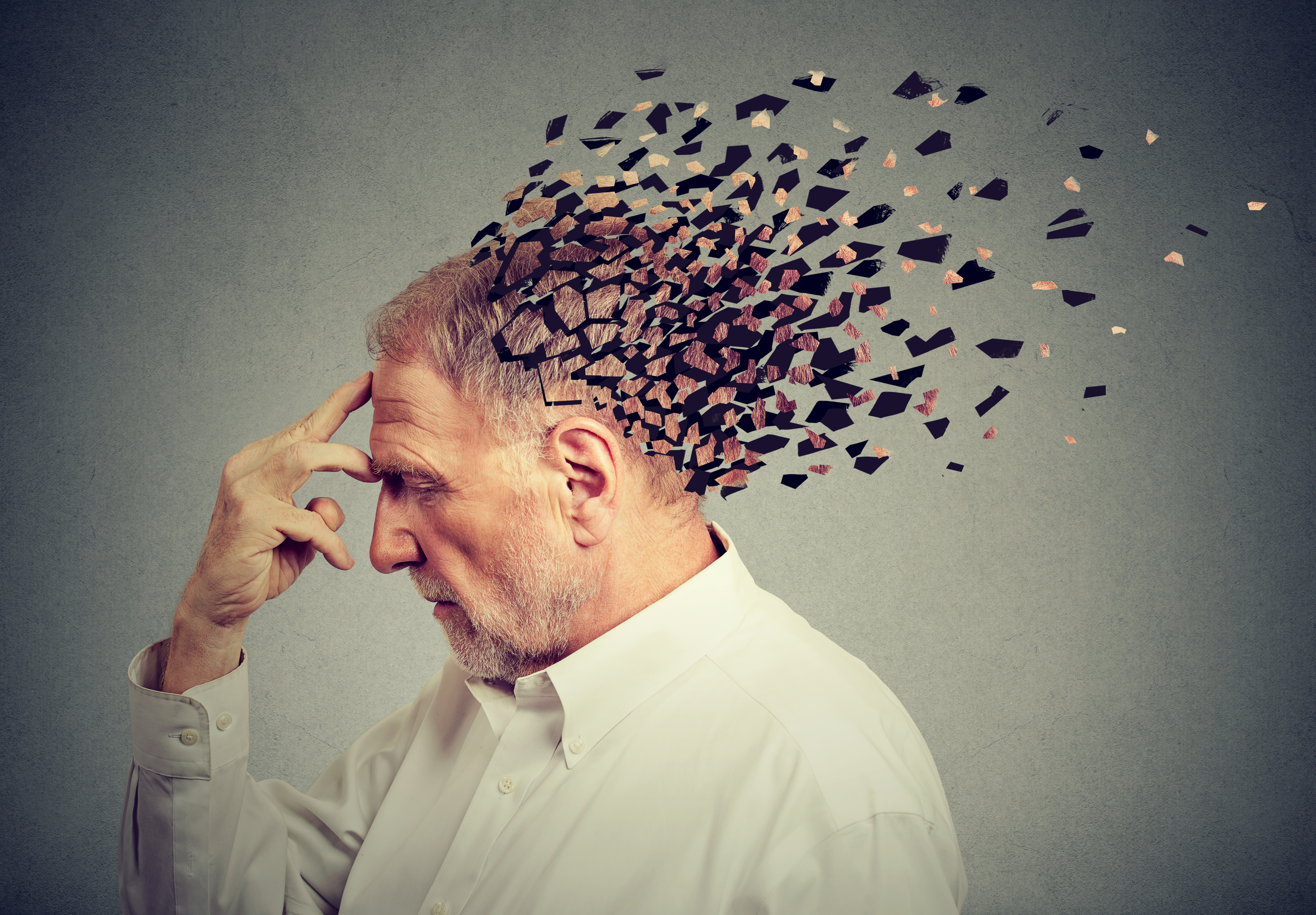 Existen unos 100 tipos de demencias con distintos síntomas (Shutterstock)