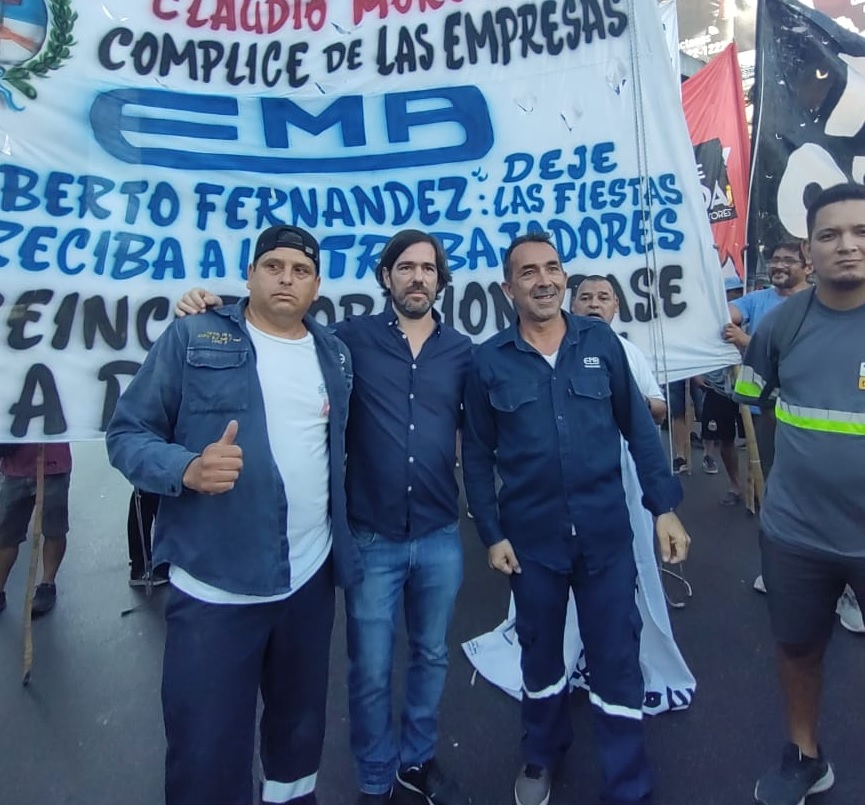 El Diputado Nacional, Nicolás Del Caño, se sumó a la protesta en el Puente Pueyrredón (Foto: La Izquierda Diario)