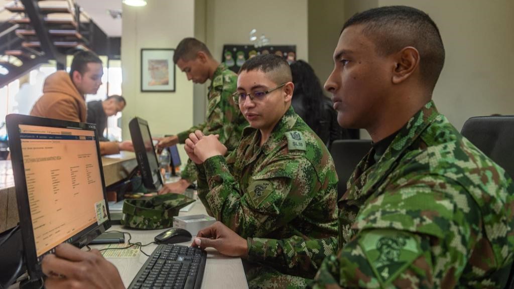 Ejército ofrece descuentos en la libreta militar: así podrá solucionar su situación 