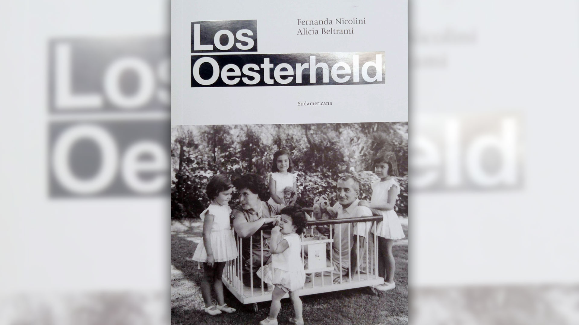 El libro de las periodistas Fernanda Nicolini y Alicia Beltrami, que dedicaron cinco años a registrar doscientos testimonios que volcaron en Los Oesterheld 