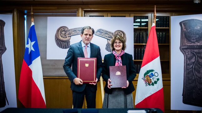 Chile devuelve al Perú insignias de Francisco Bolognesi y portalones de la  Corbeta Unión - Infobae