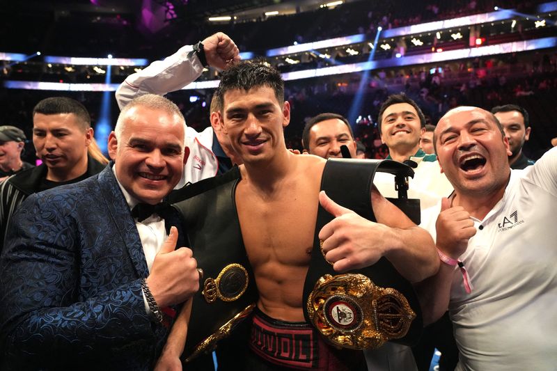 Bivol defeated Saúl Álvarez by decision of the judges because after 12 rounds there was no knockout (Photo: USA TODAY/Joe Camporeale)