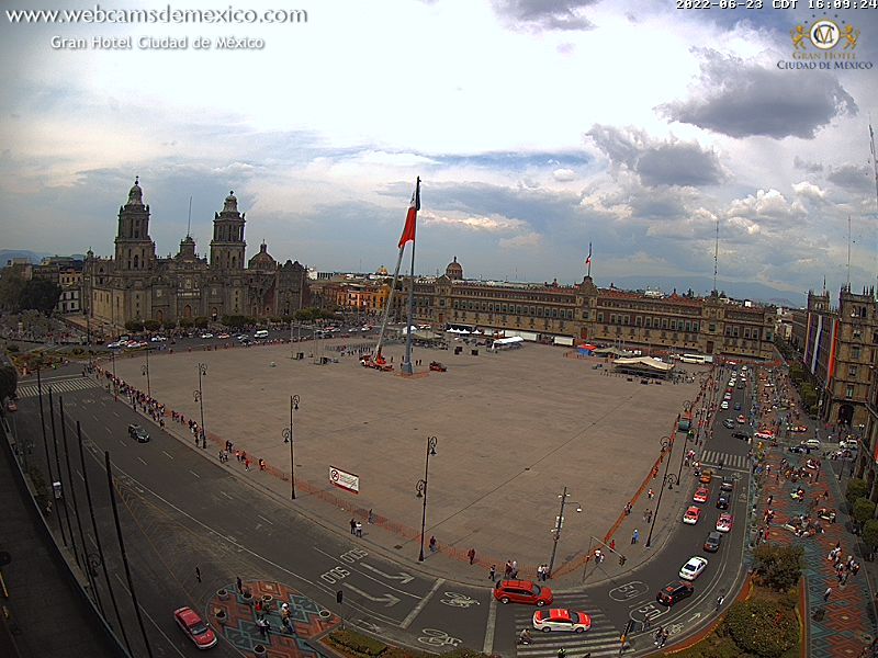 El percance fue capturado por diversas cámaras (Foto: TW@webcamsdemexico)