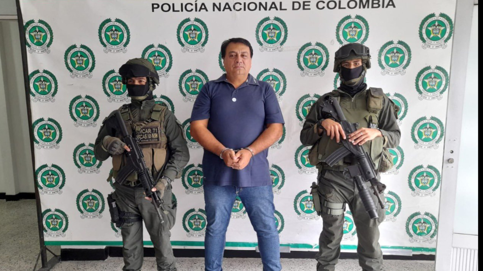 Juan Carlos López, alias Sobrino o El Grande, fue capturado por la policía al estar señalado de ser el jefe criminal de una red narcotraficante al servicio del Eln y el Cartel de Sinaloa de México. Foto: Policía Nacional de Colombia