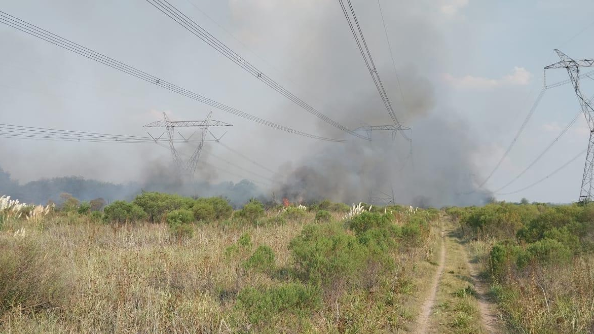 Los incendios debajo de las líneas de alta tensión que generaron el apagón que afectó a más de 20 millones de argentinos el 1 de marzo