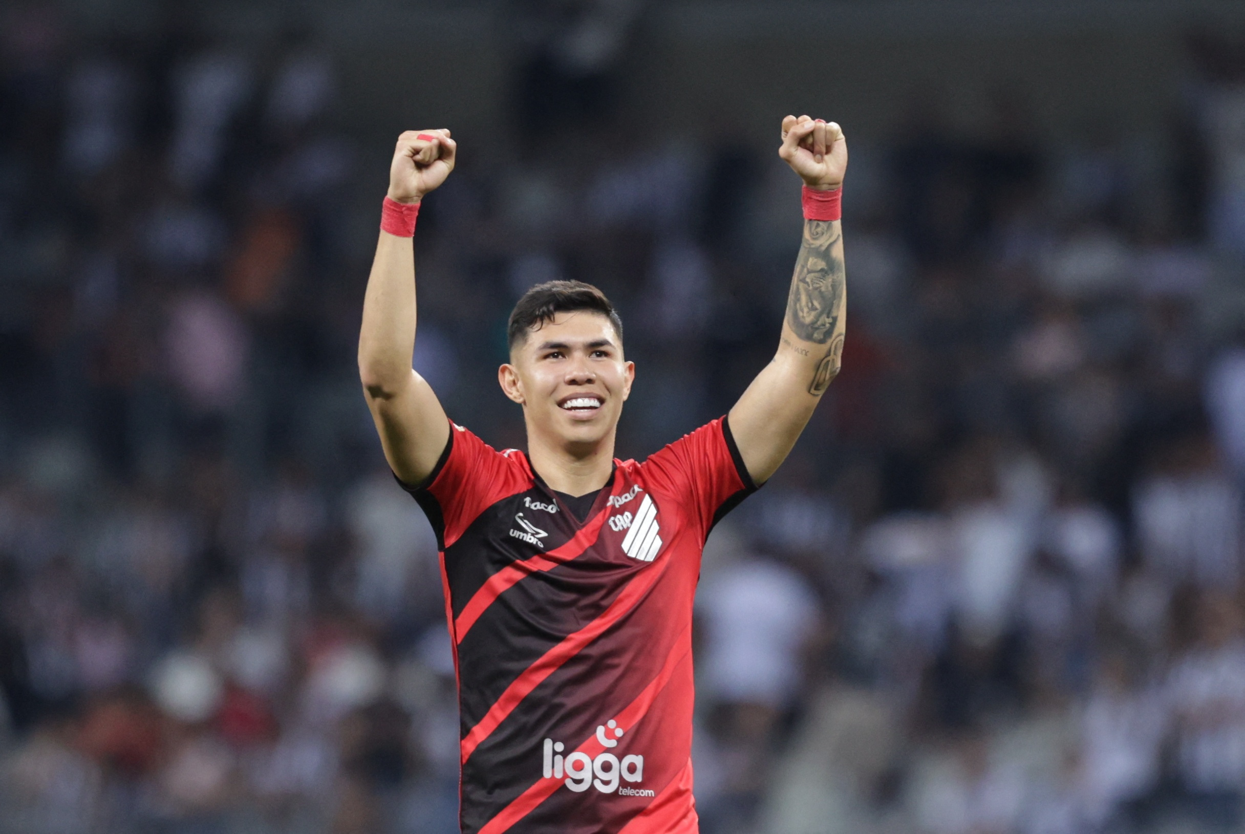 El colombiano Nicolás Hernández clasificó a las semifinales de la Copa Libertadores con Athletico Paranaense