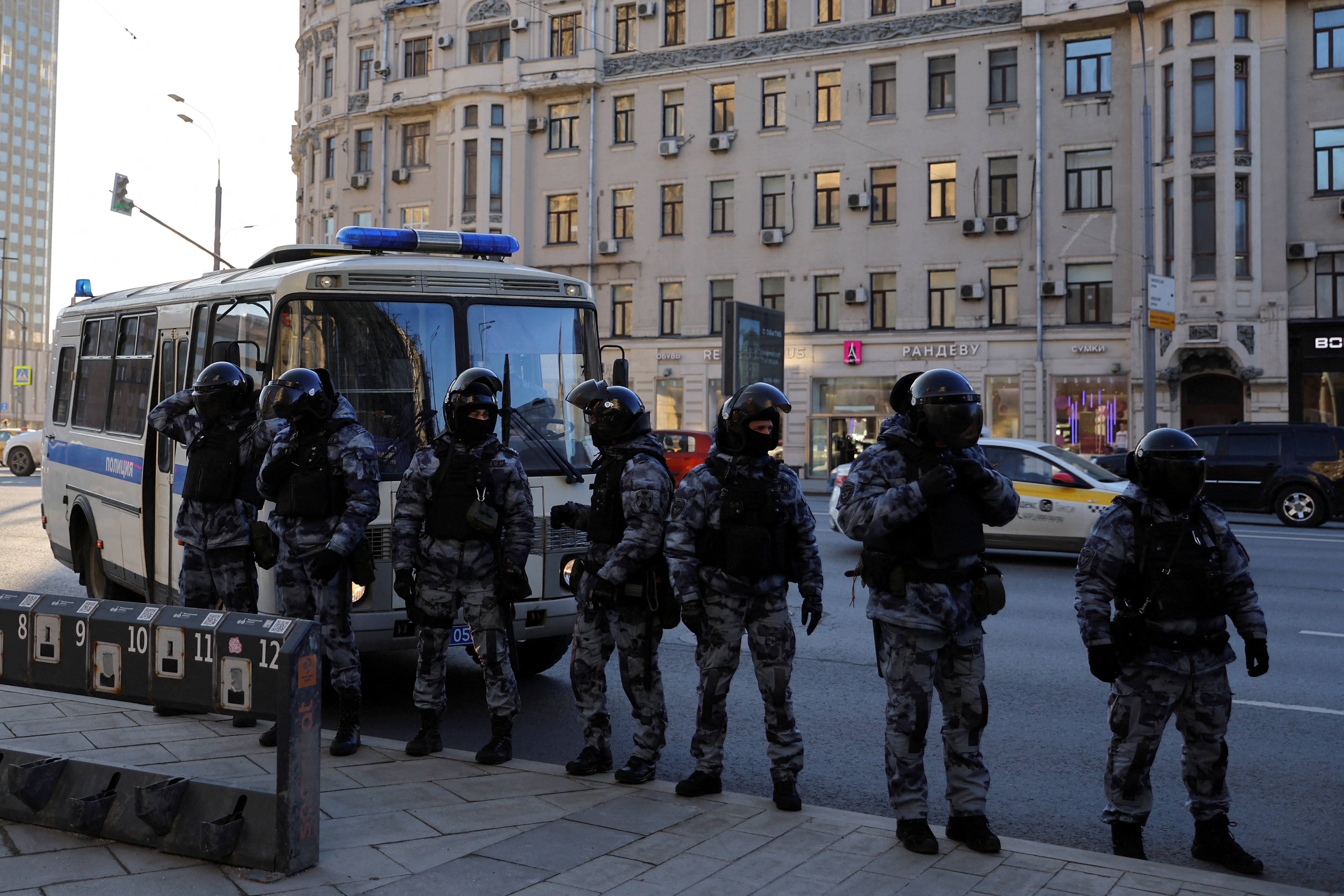 Agentes de la policía rusa en Moscú (REUTERS/Evgenia Novozhenina)