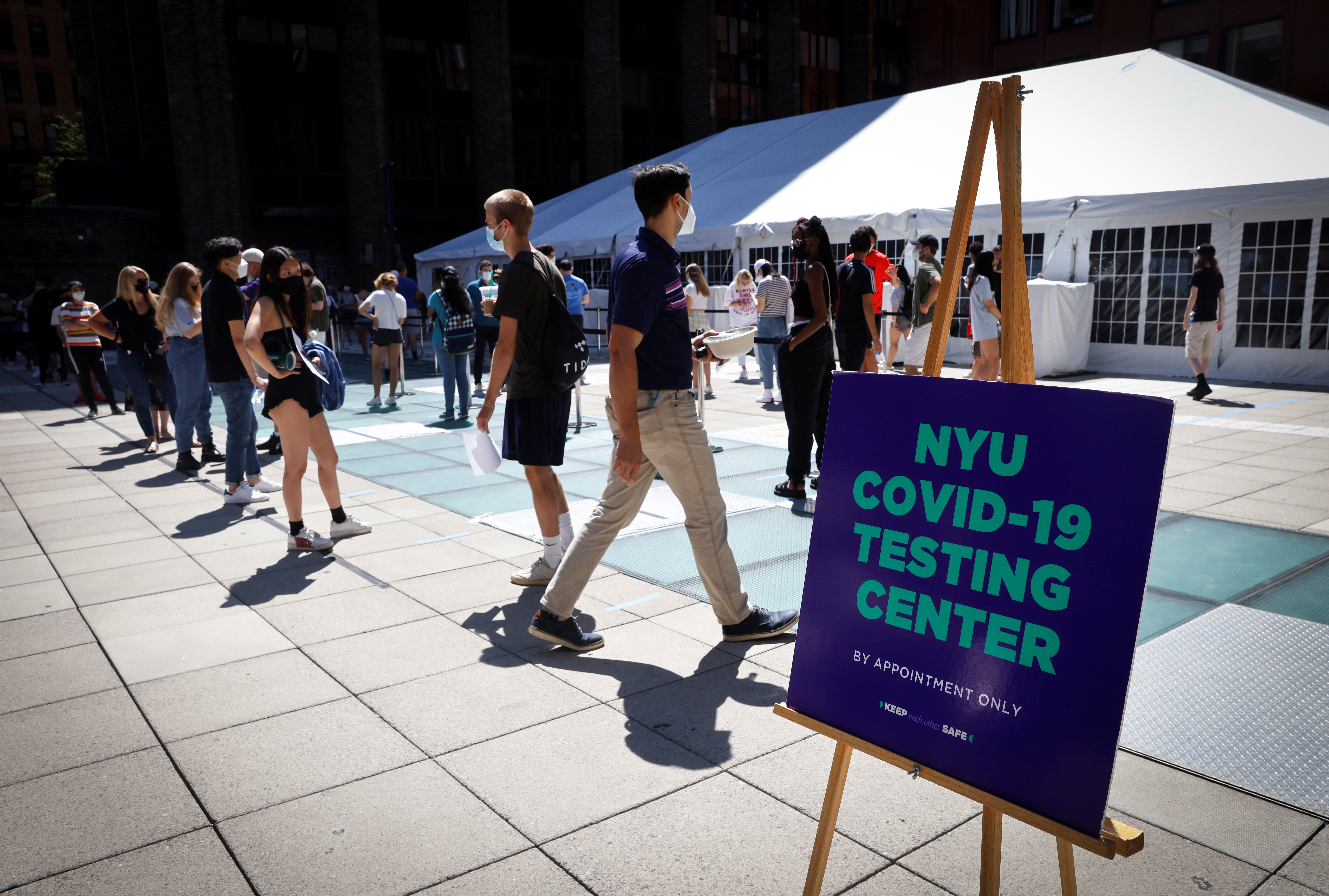 Nueva York realizó la mayor prueba de anticuerpos, analizando a casi un millón y medio de personas (REUTERS/Mike Segar)