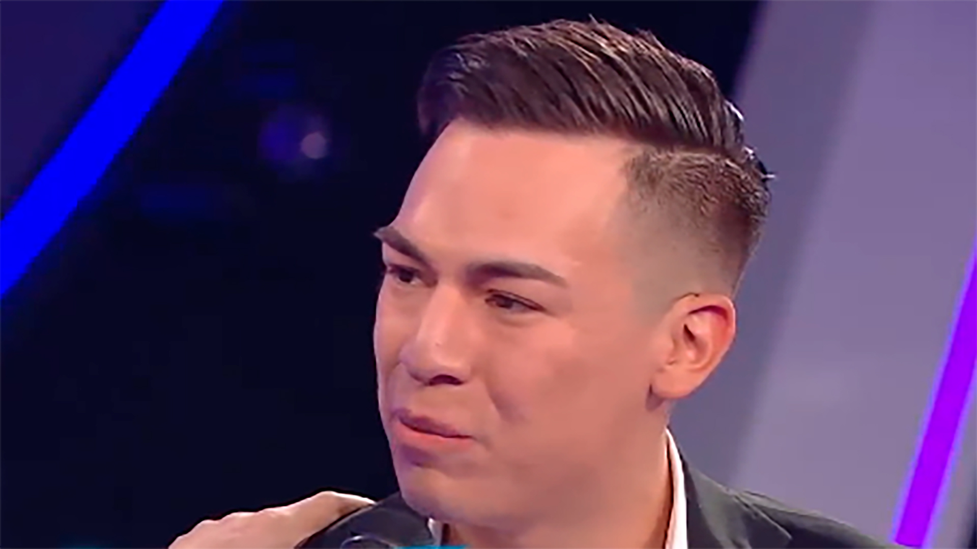 “El se llama Walter Fabián, 22 años, es de Grand Bourg, vive con sus padres y sus hermanitas menores. Es el hijo mayor de la hermana de Romina”, lo presentó Santiago del Moro